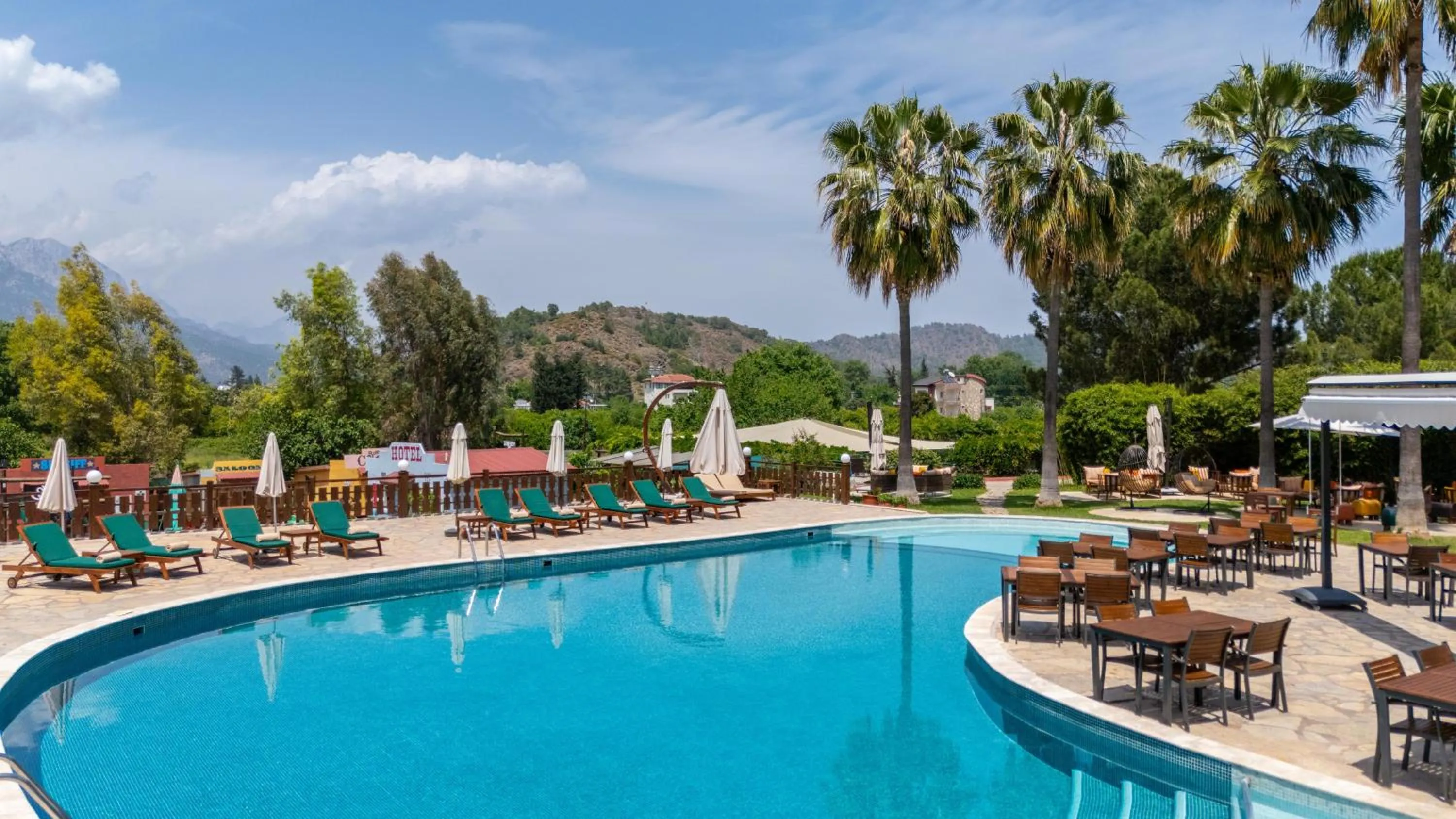Swimming pool in Hotel Berke Ranch&Nature