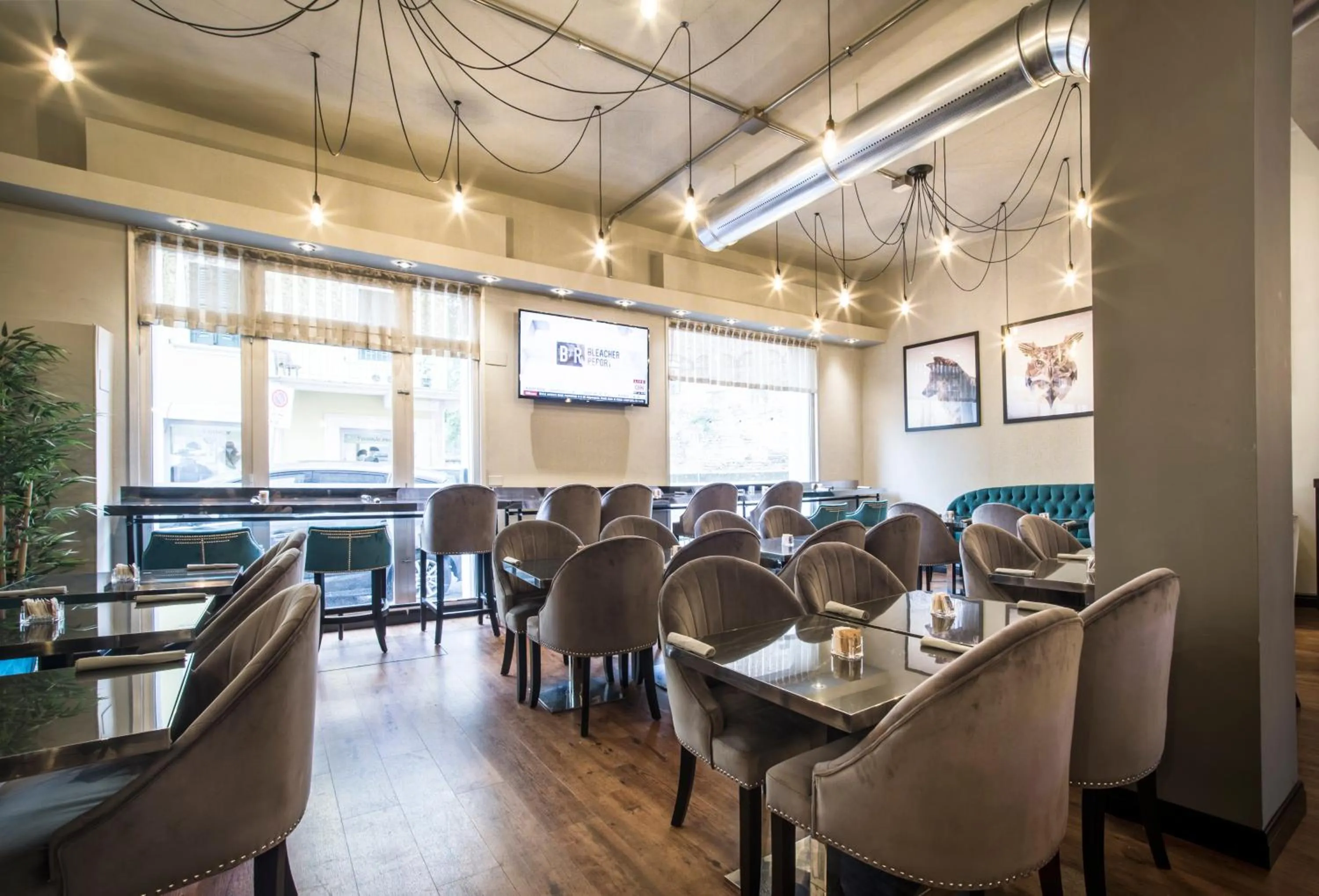 Restaurant/places to eat in Verona House Aparthotel