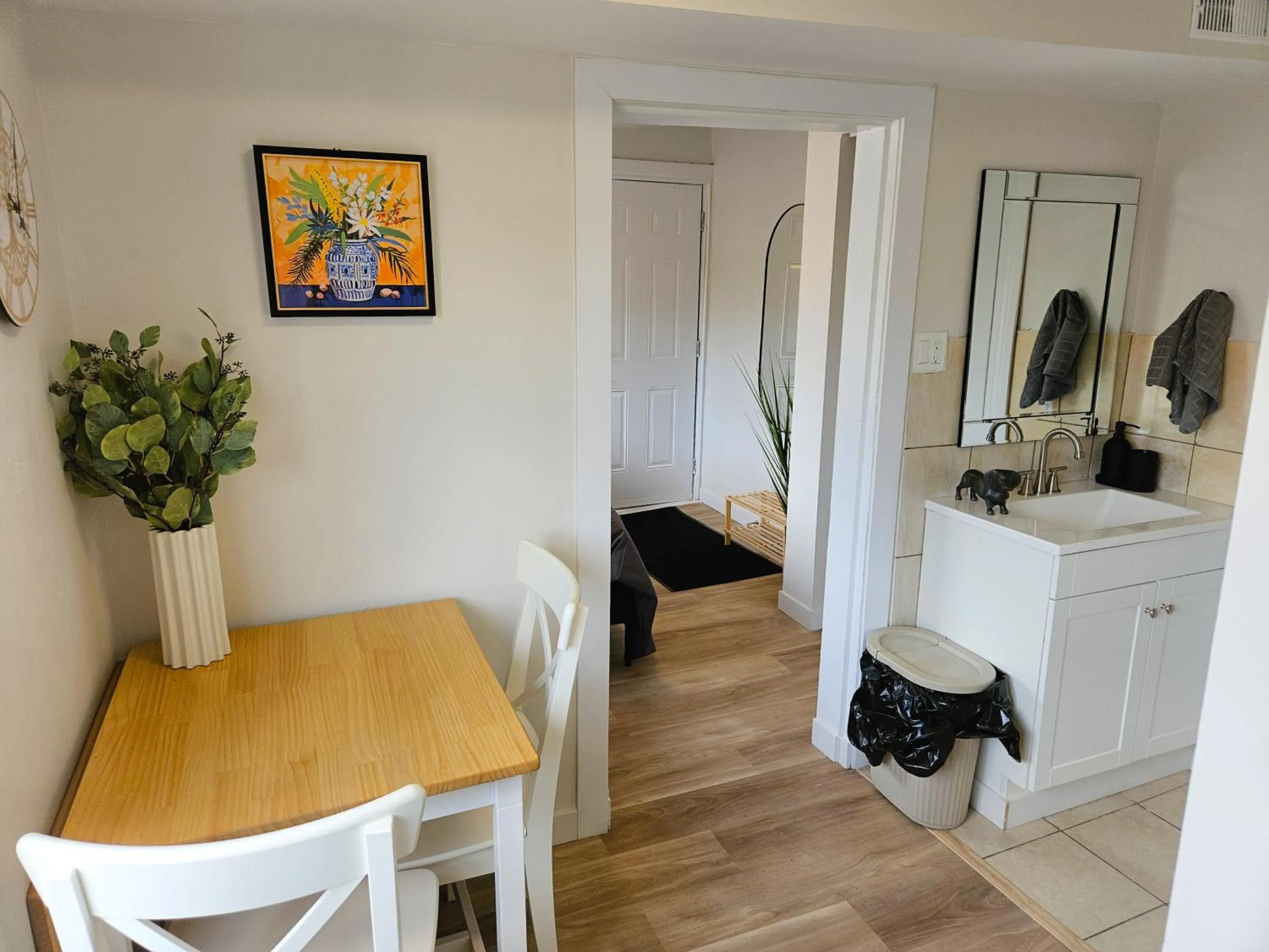 JstLikeHome - Old Ottawa Suite & Guesthouse