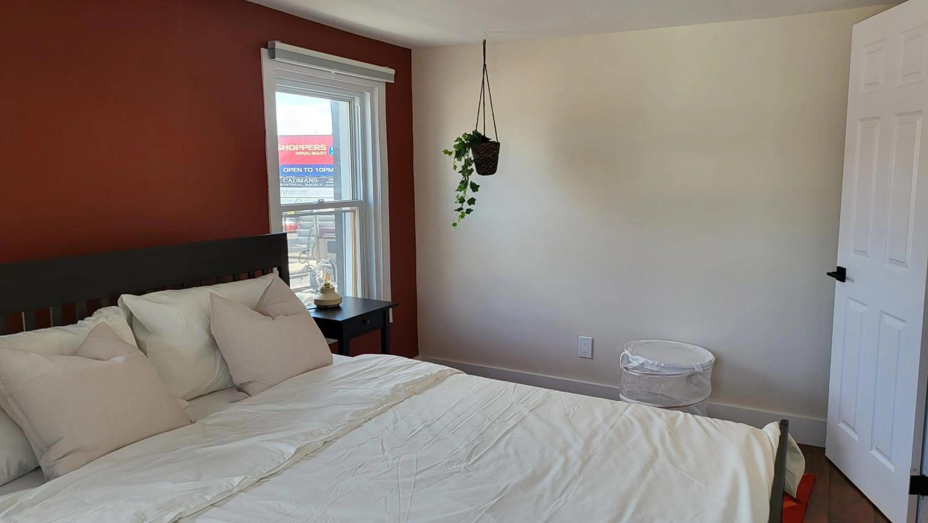 Bed in JstLikeHome - Old Ottawa Suite & Guesthouse