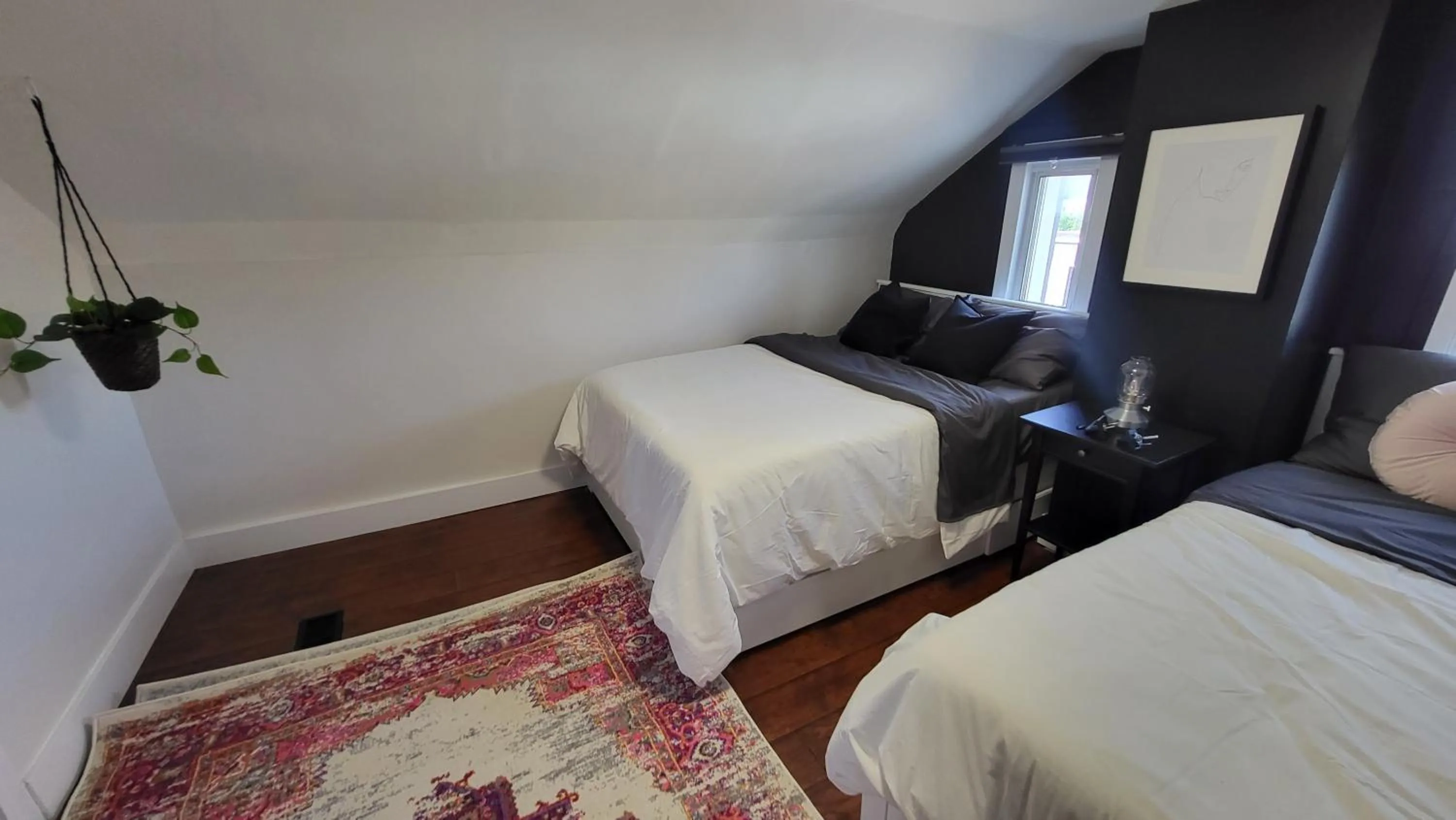 Bed in JstLikeHome - Old Ottawa Suite & Guesthouse