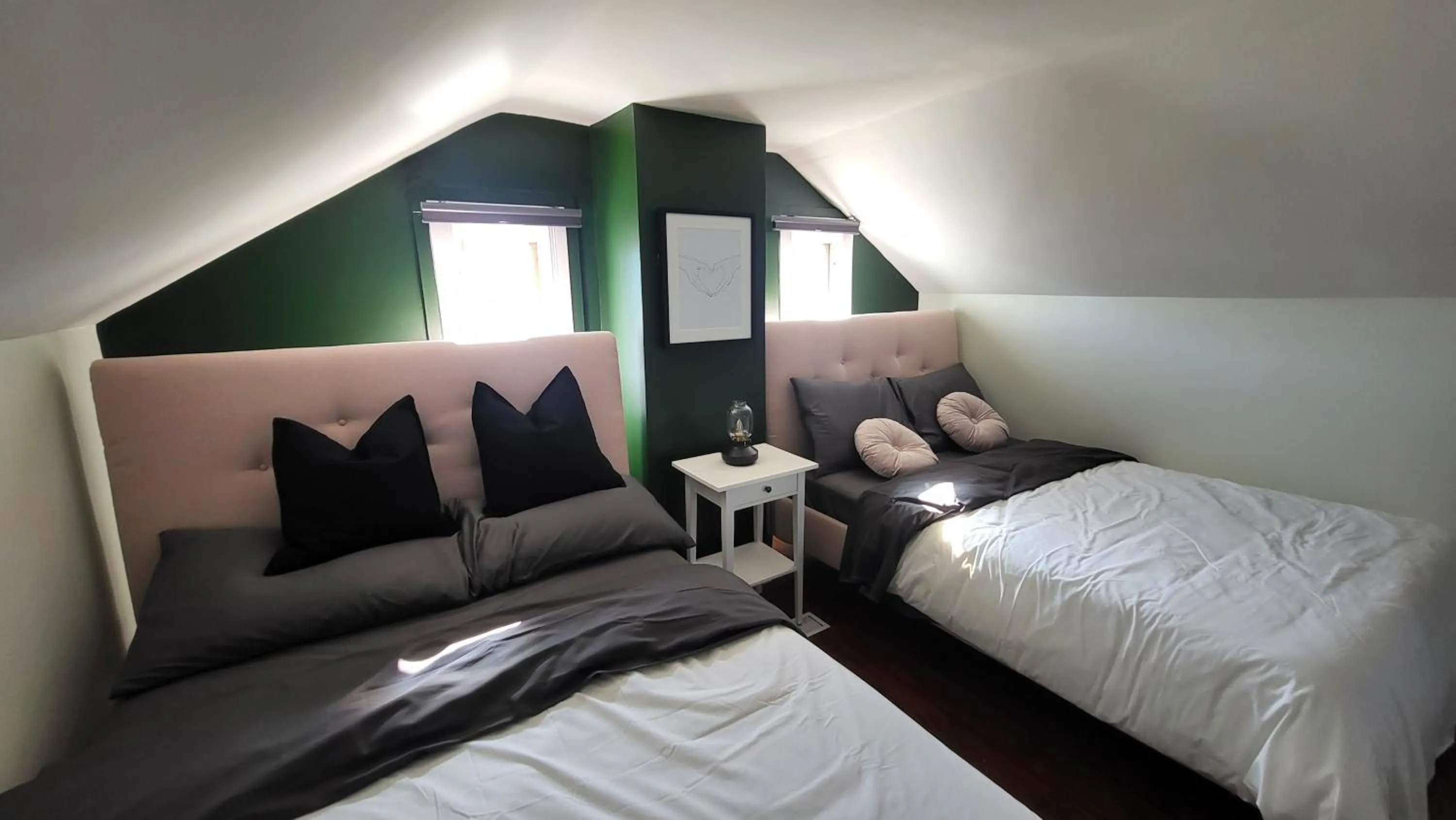 Bed in JstLikeHome - Old Ottawa Suite & Guesthouse