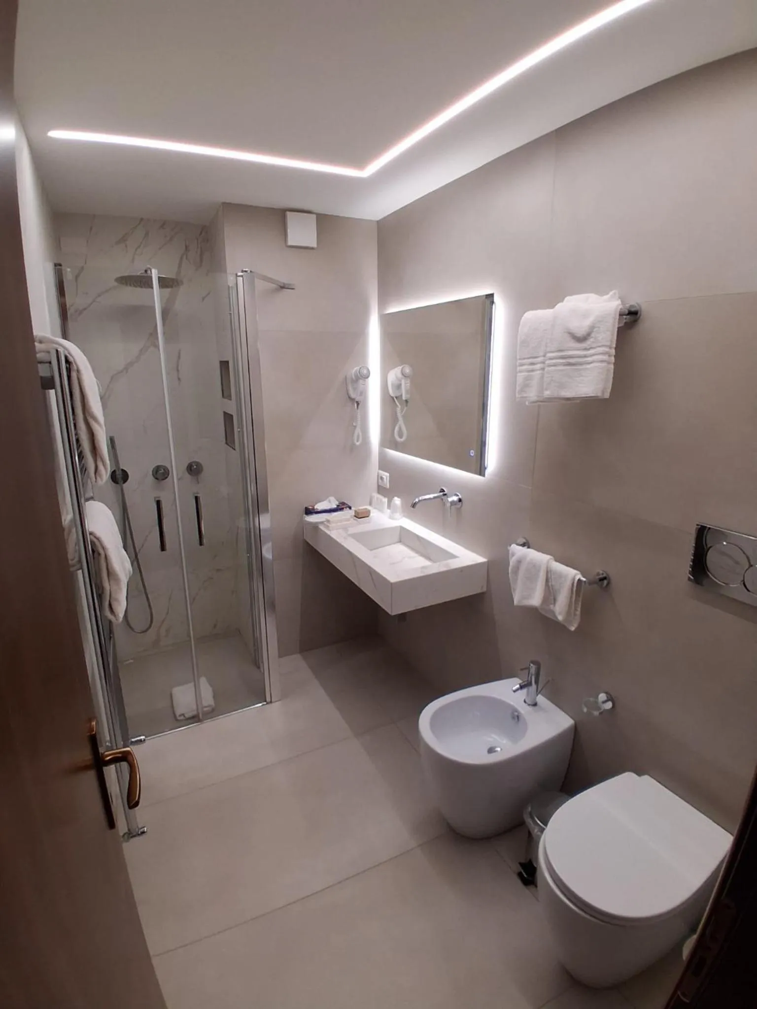 Shower in Hotel Della Valle