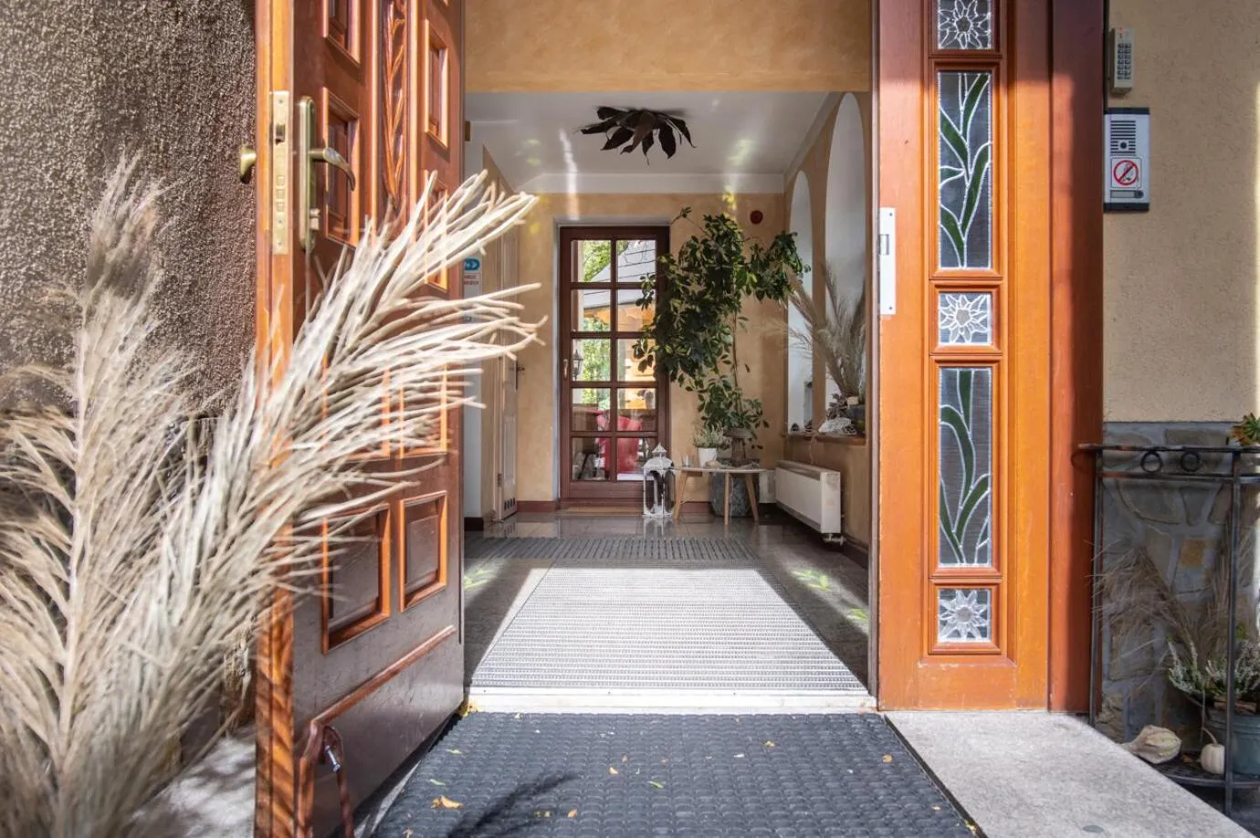 Property building in Willa Bór