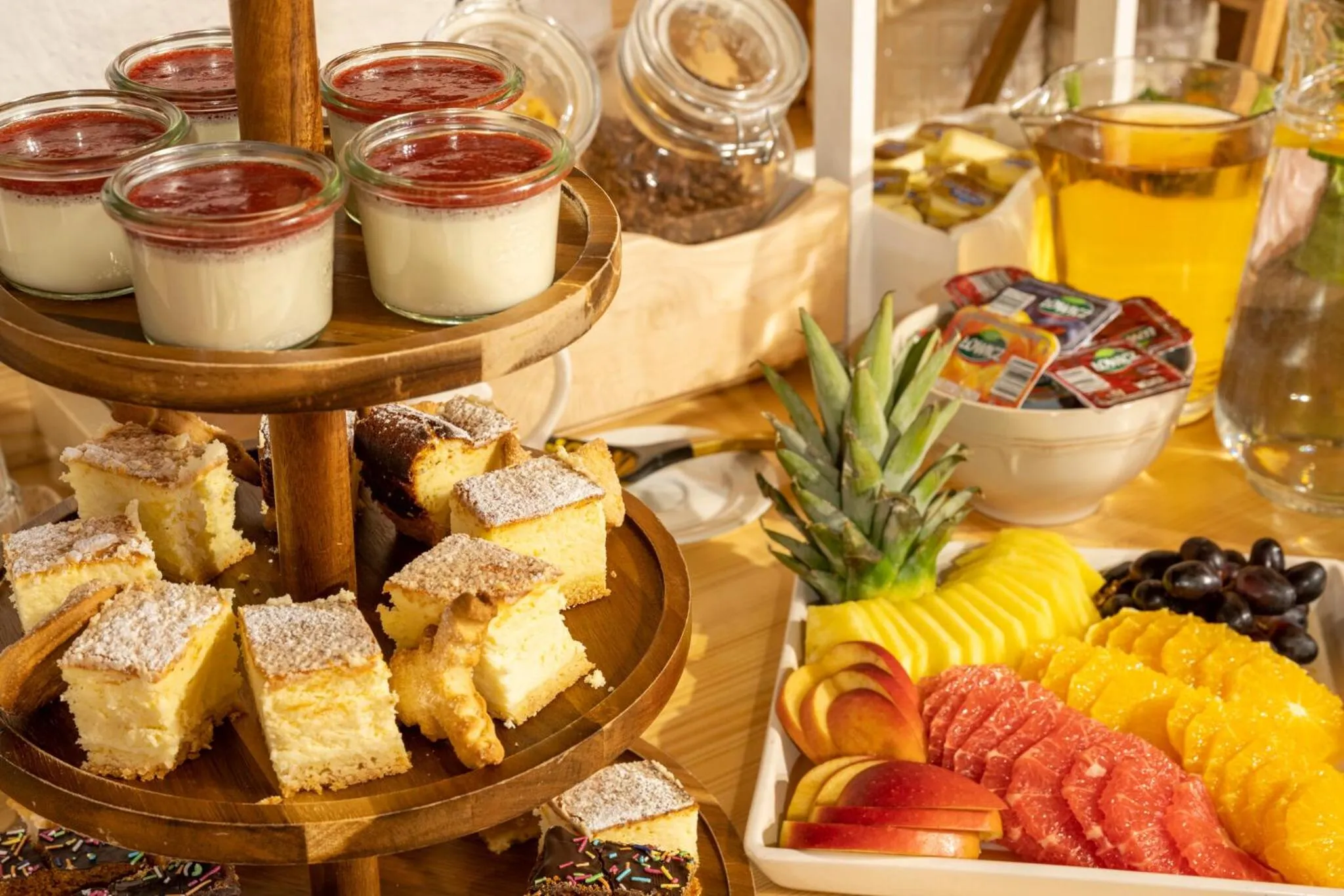 Buffet breakfast in Willa Bór