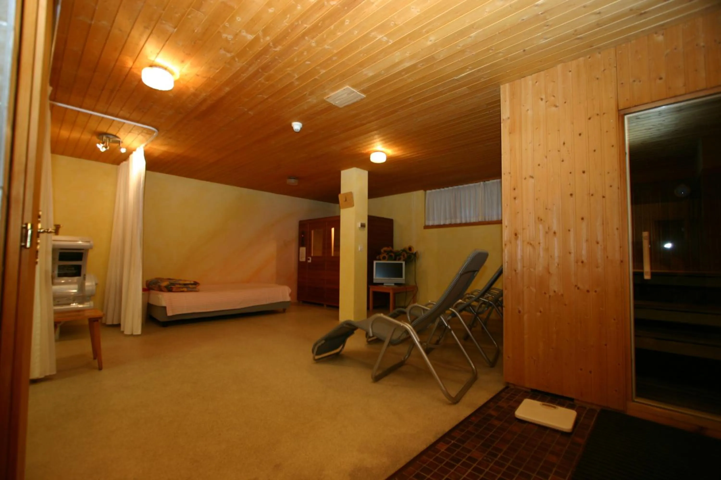 Spa and wellness centre/facilities, Bed in Hotel Pöstli