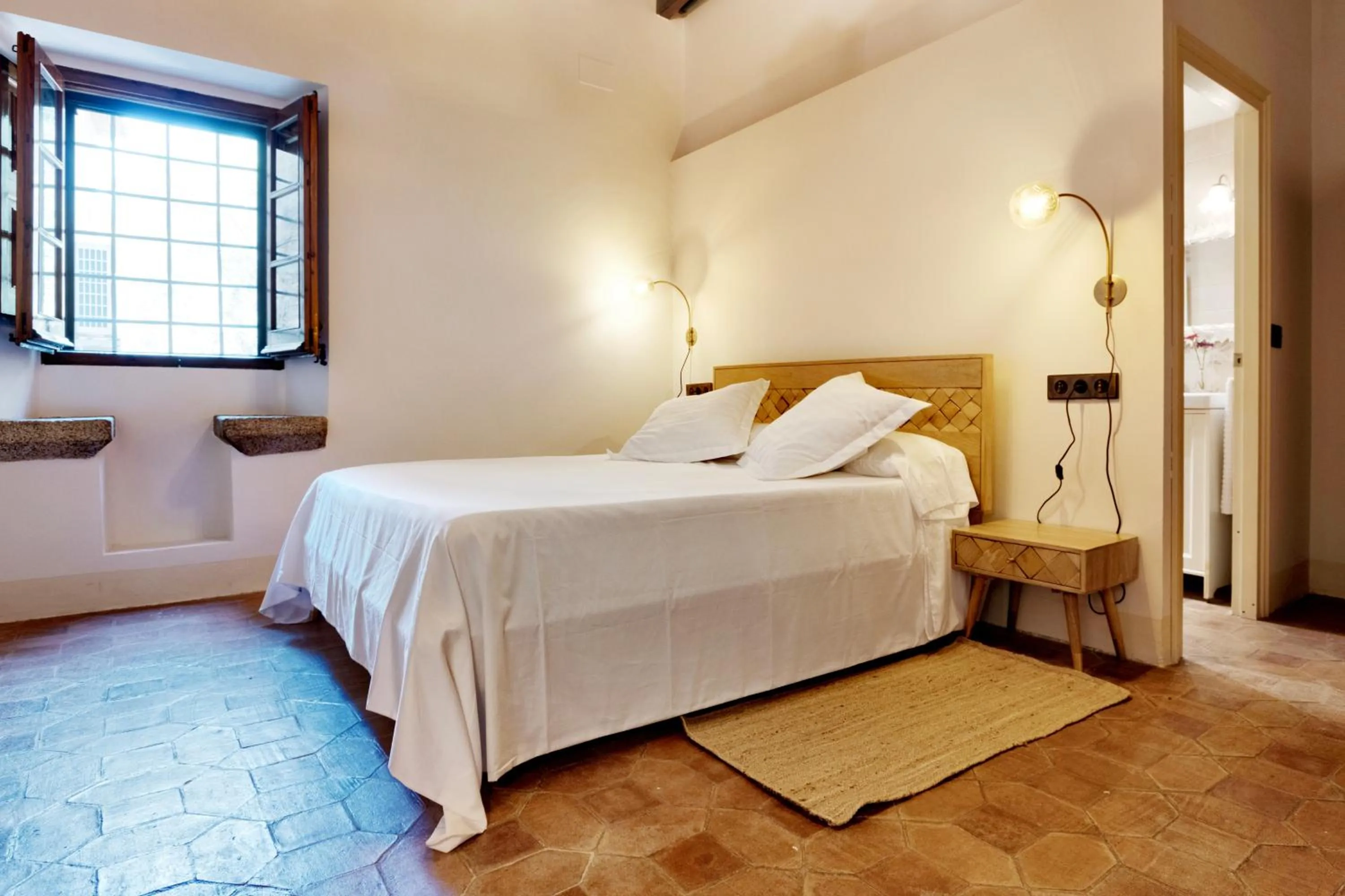 Bedroom, Bed in La Mer Hotel