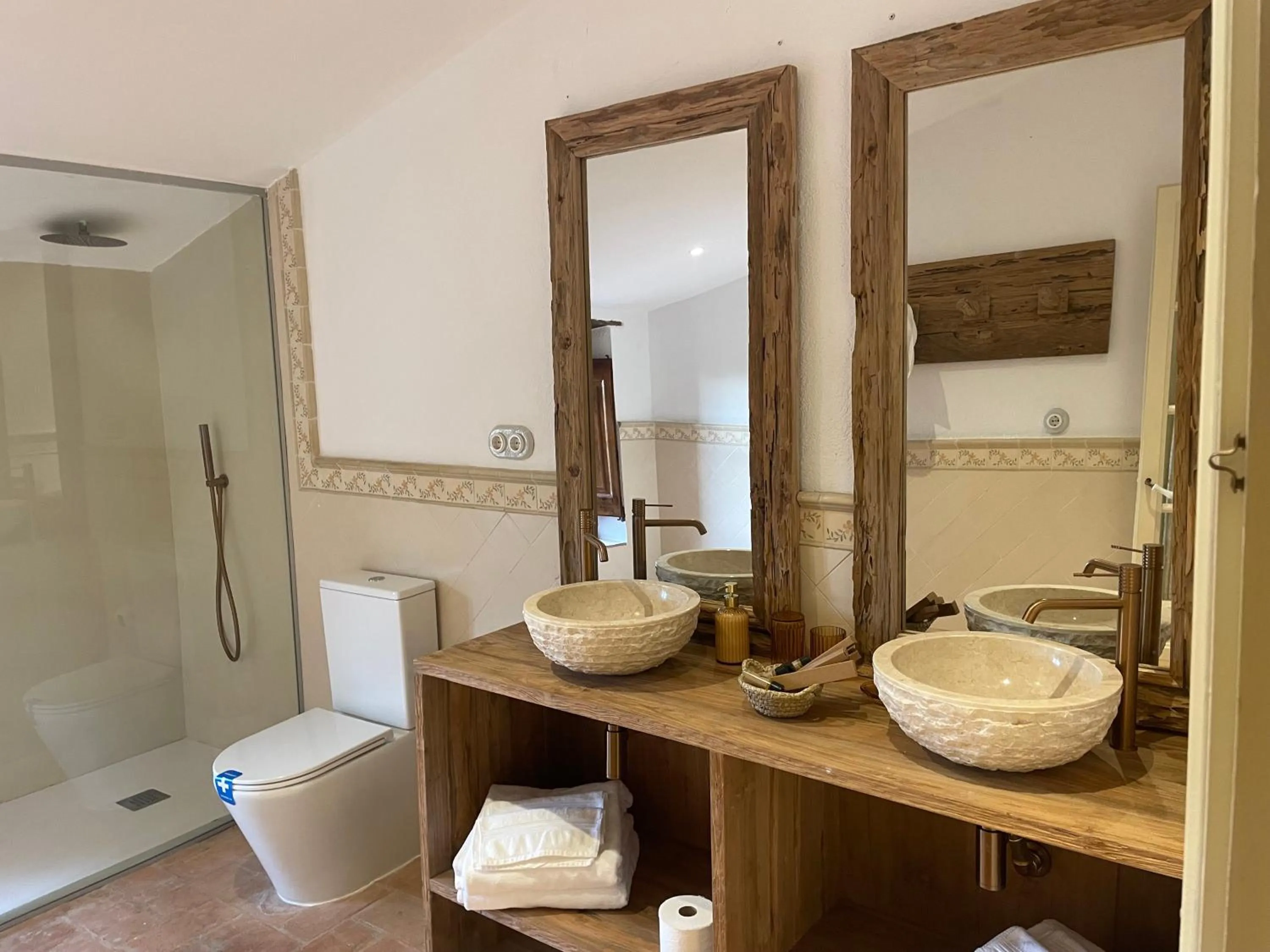 Bathroom in La Mer Hotel