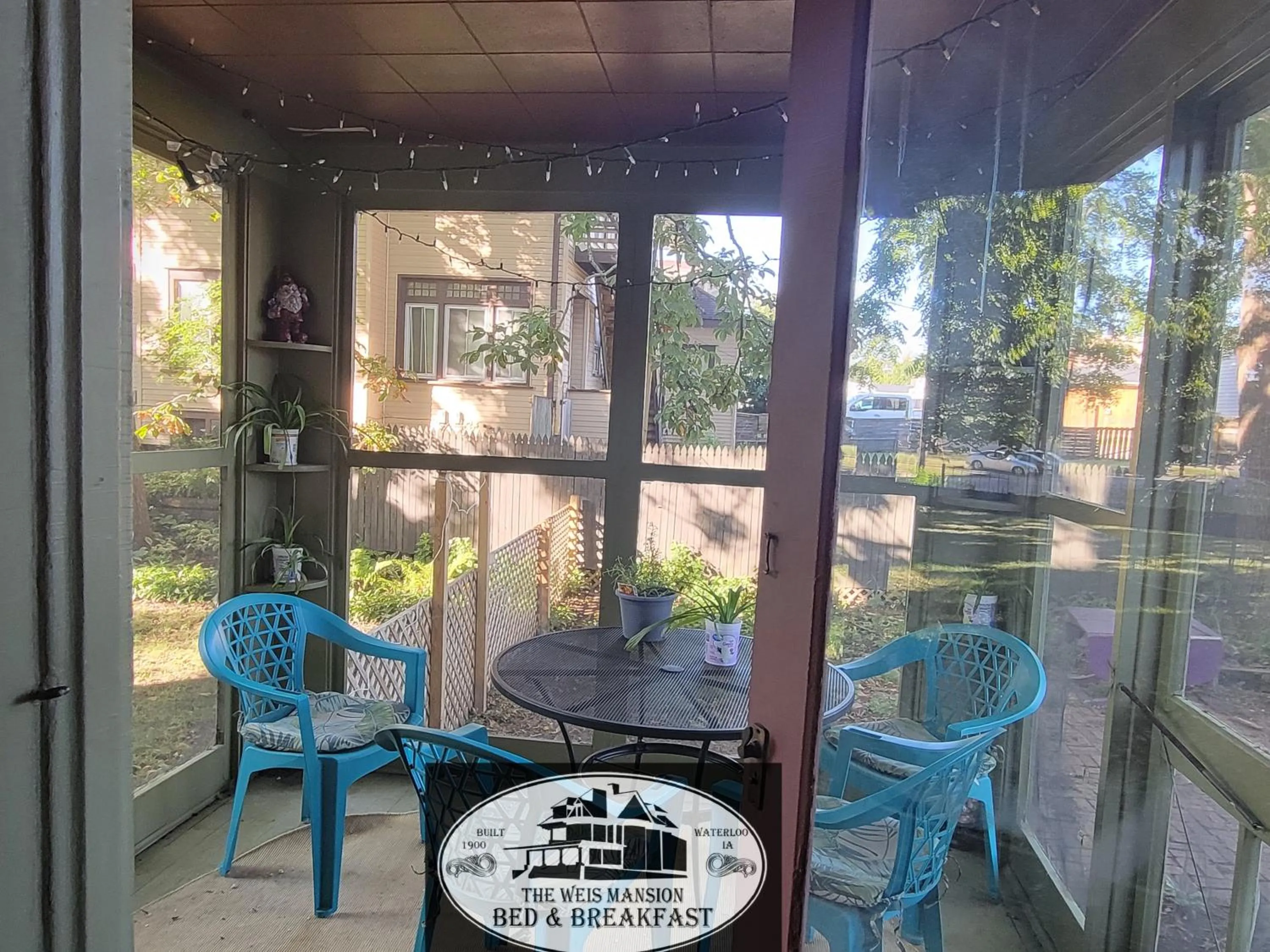 Property building in The Weis Mansion Bed and Breakfast