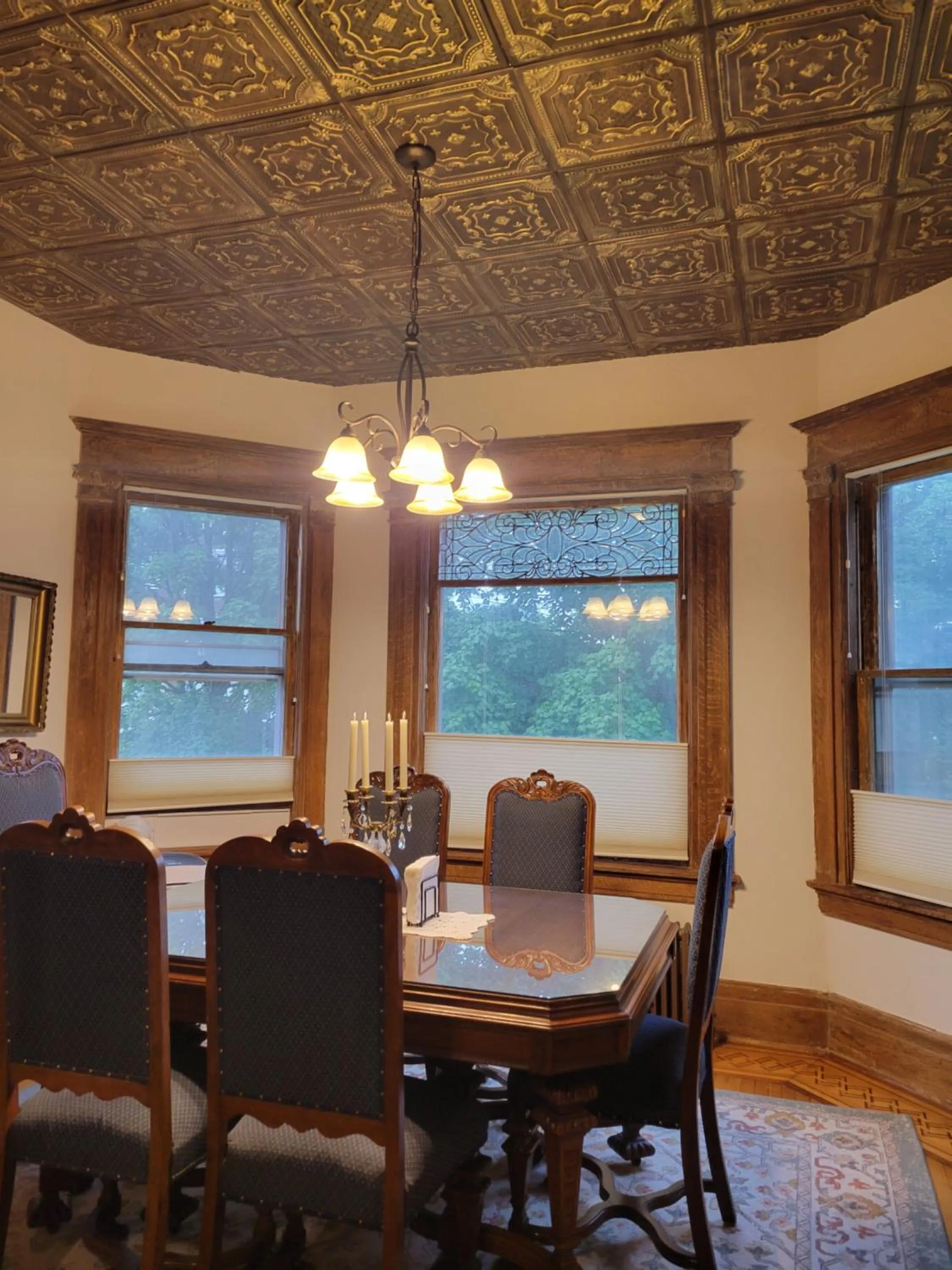 Breakfast in The Weis Mansion Bed and Breakfast