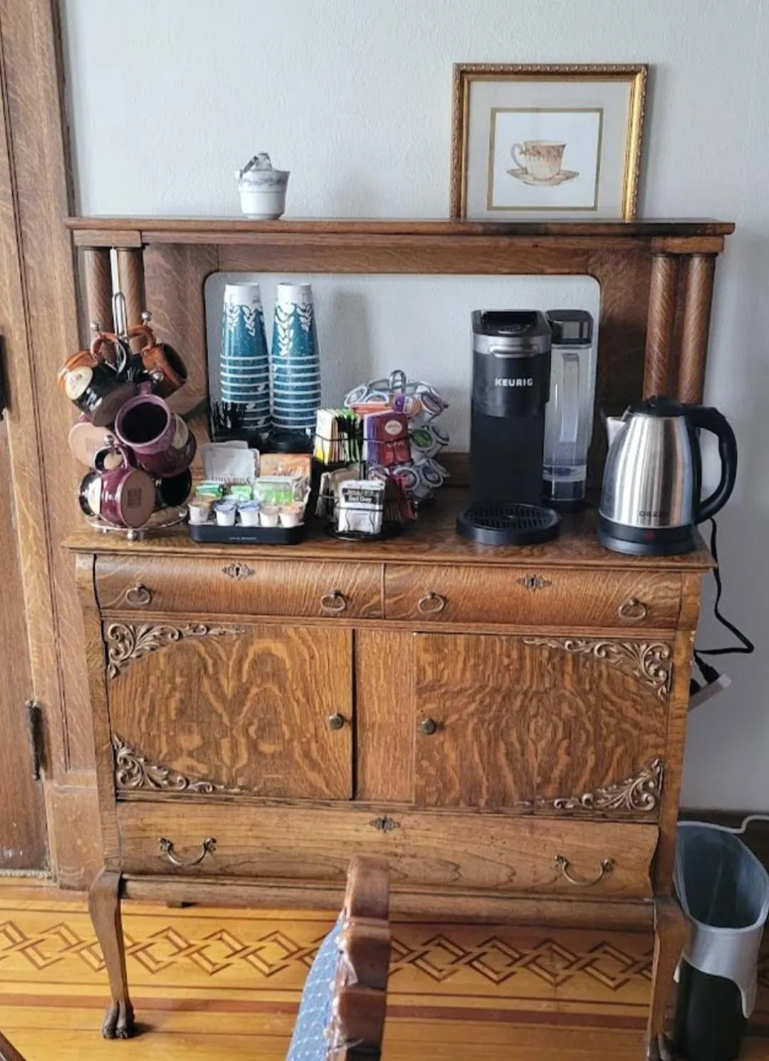Coffee/tea facilities in The Weis Mansion Bed and Breakfast