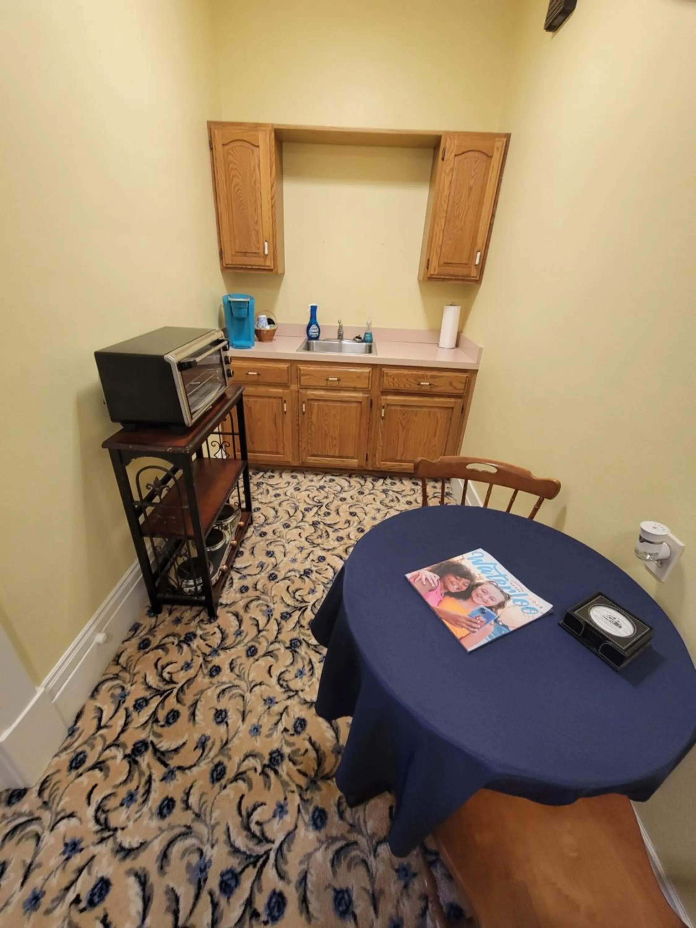 Property building in The Weis Mansion Bed and Breakfast