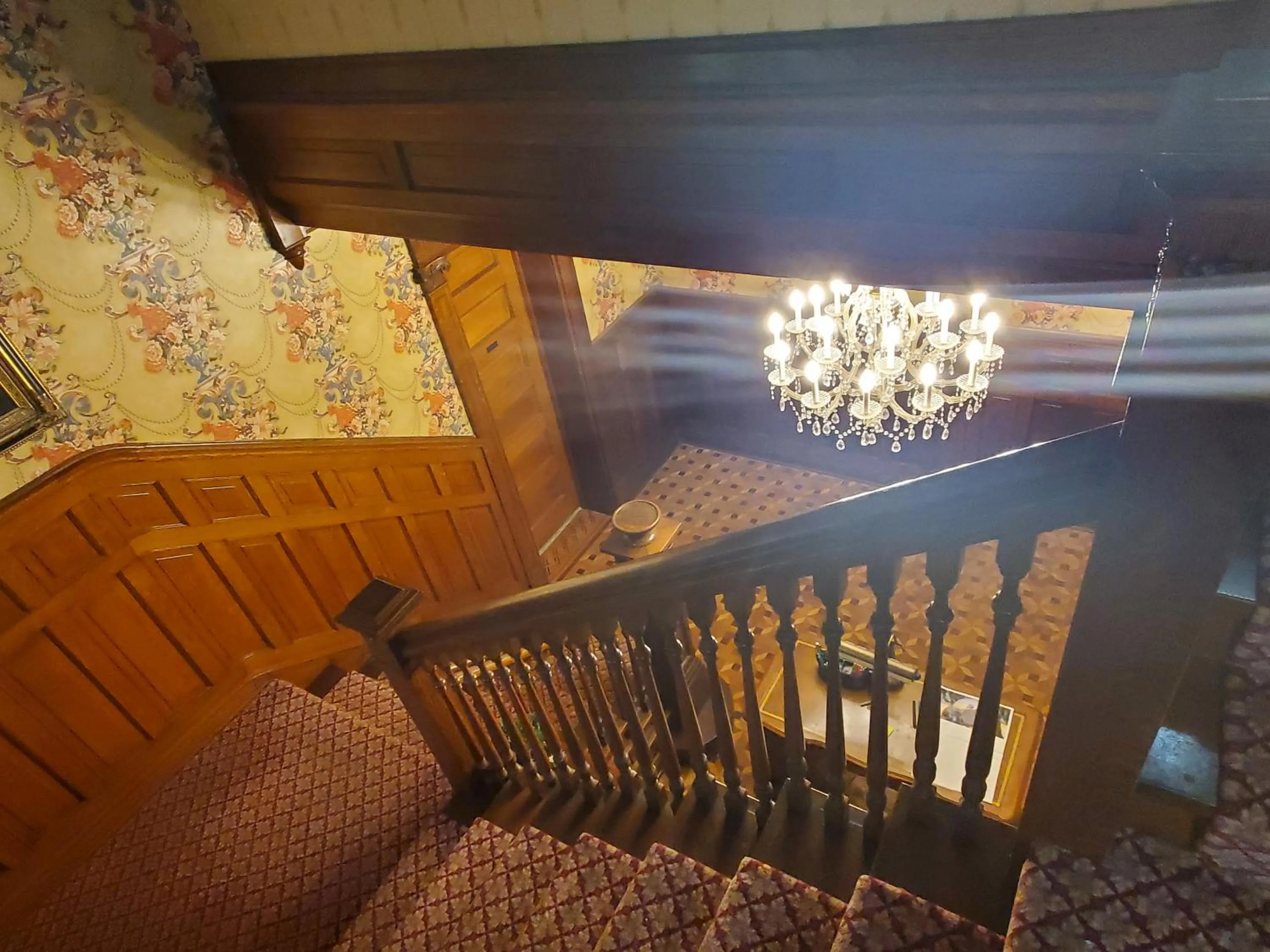 Facade/entrance in The Weis Mansion Bed and Breakfast