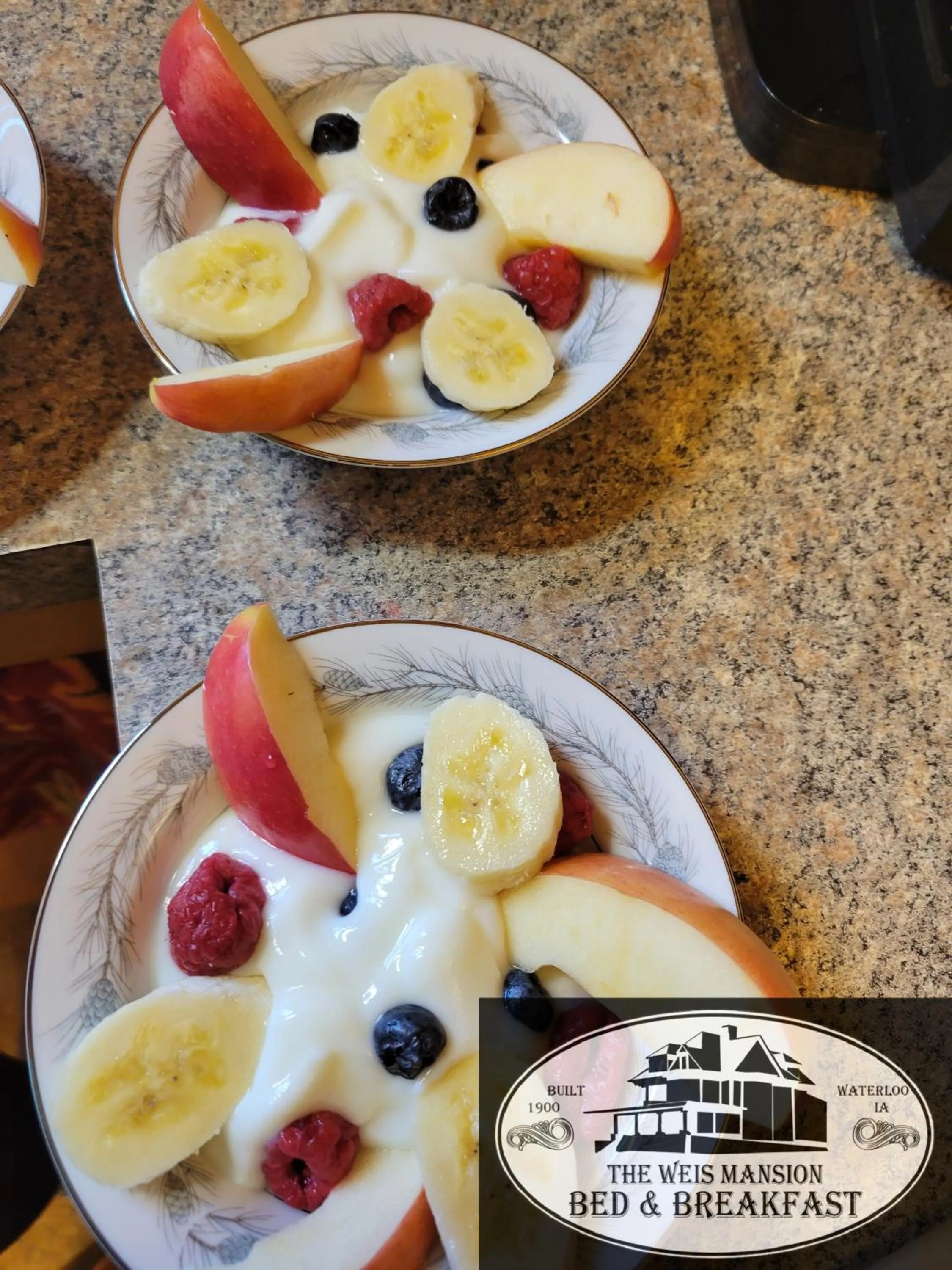 Breakfast in The Weis Mansion Bed and Breakfast