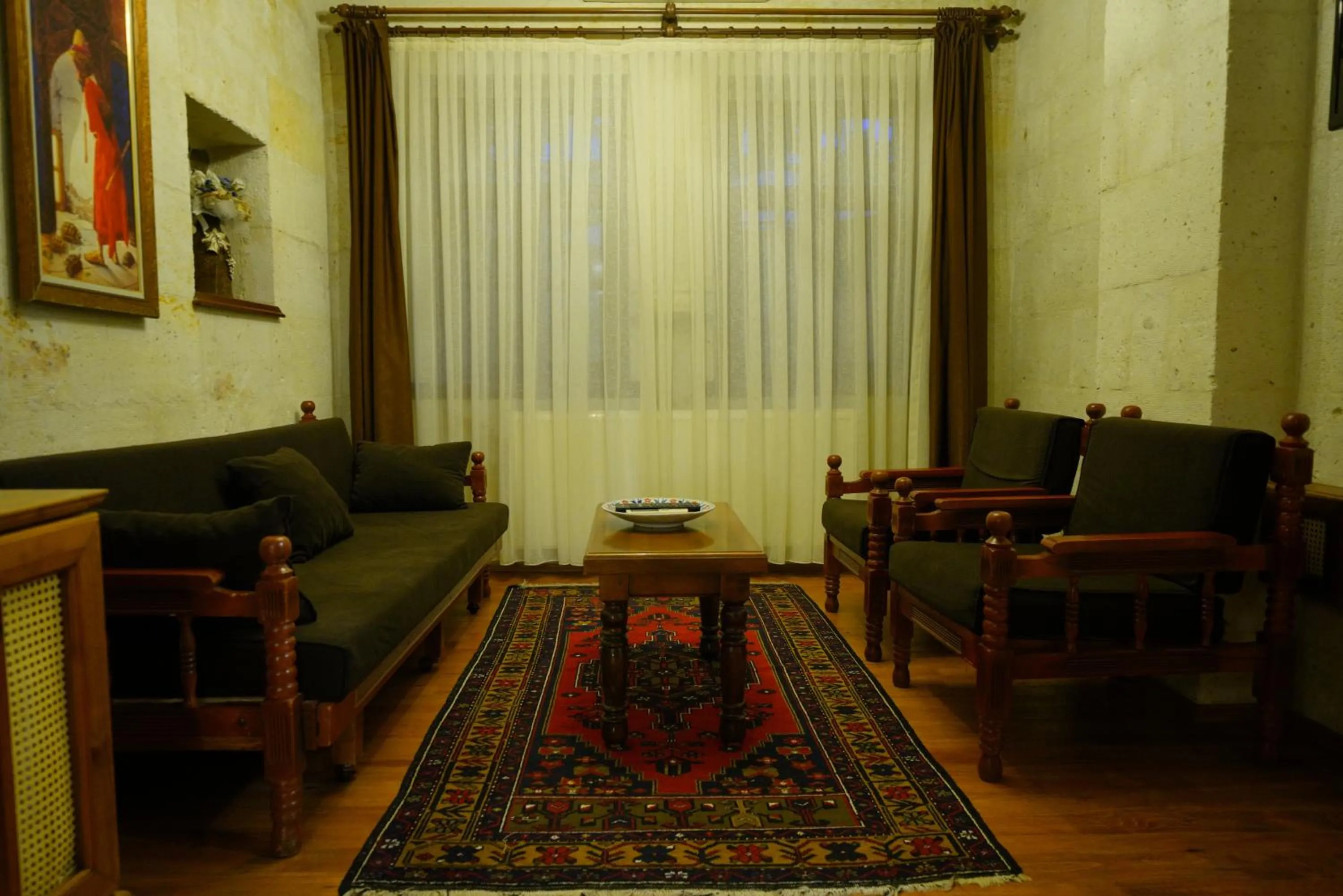 Living room in Harman Cave Hotel