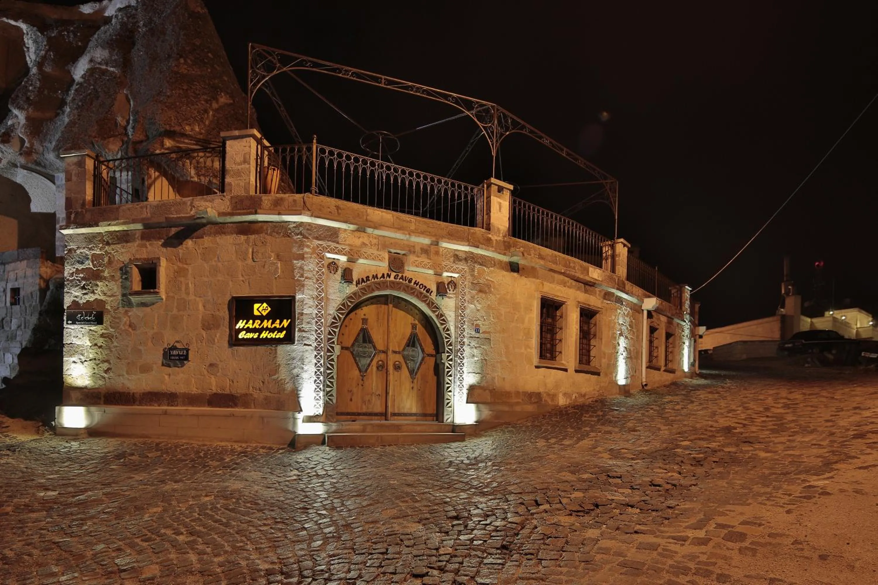 Facade/entrance in Harman Cave Hotel