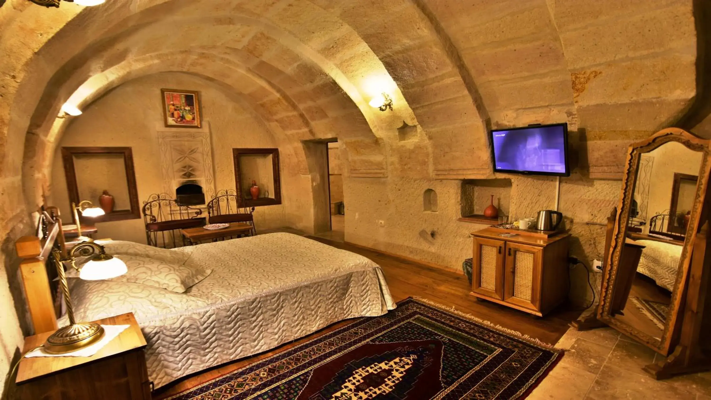 Bed in Harman Cave Hotel Bed in Harman Cave Hotel