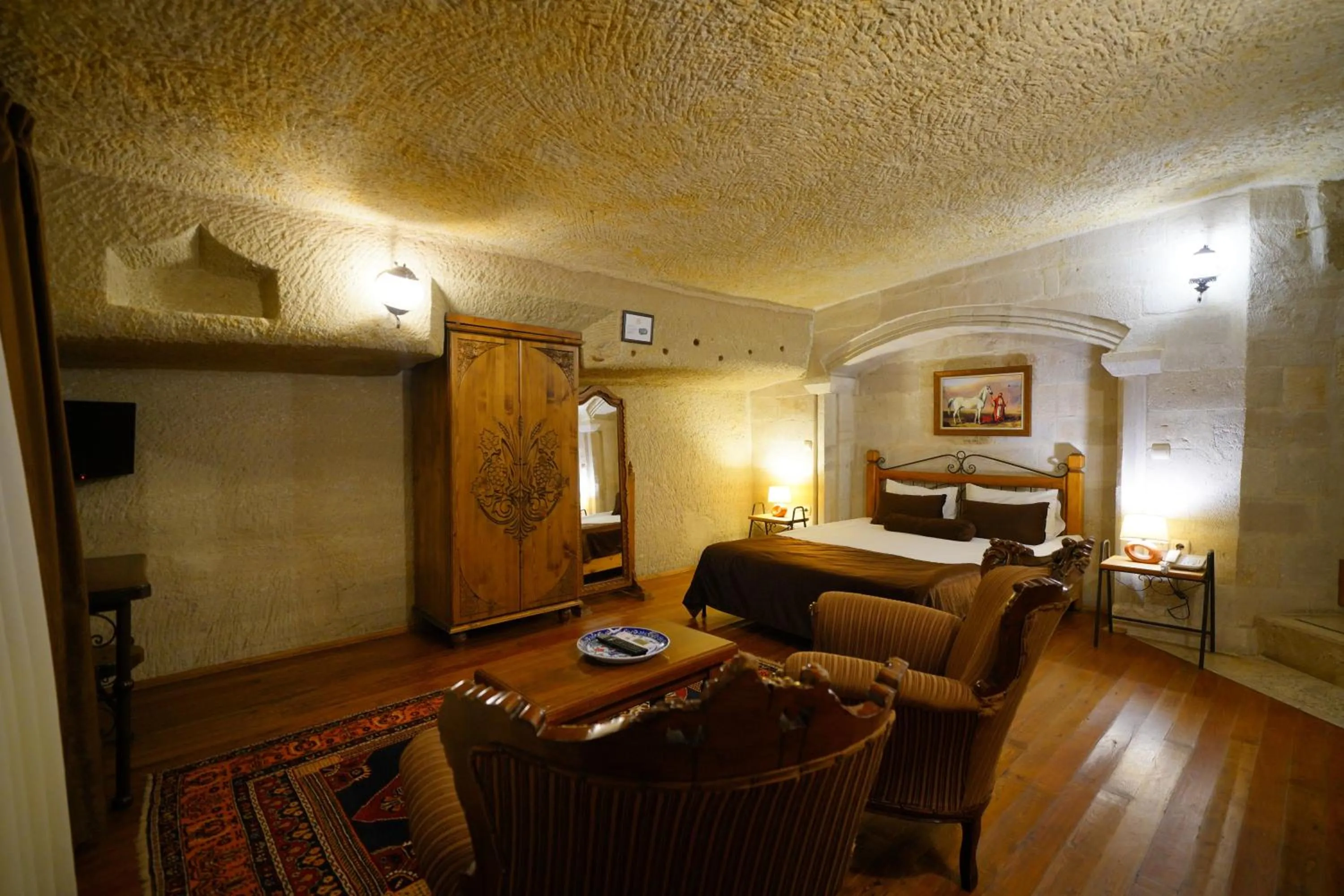 Bed in Harman Cave Hotel