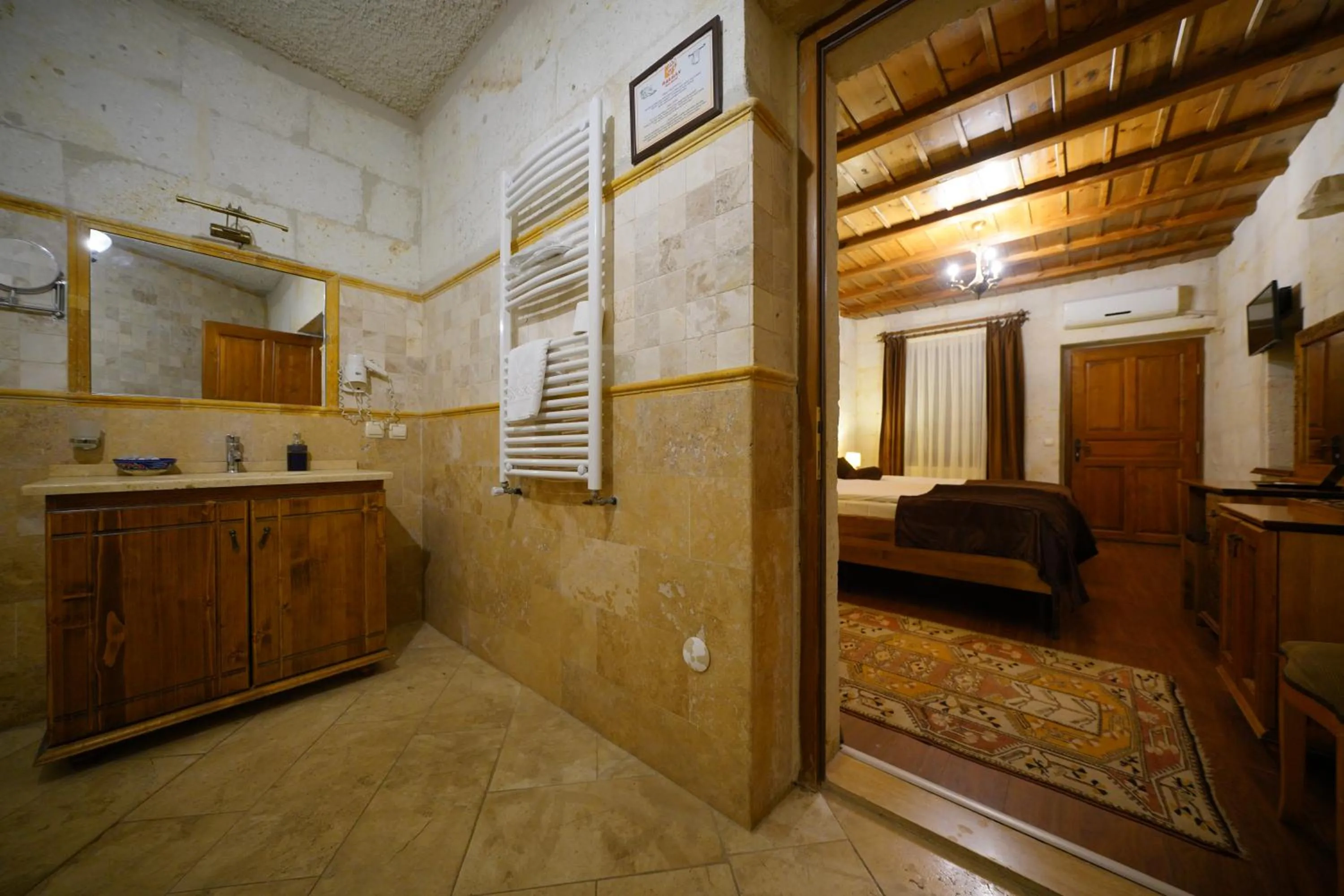 Bed in Harman Cave Hotel