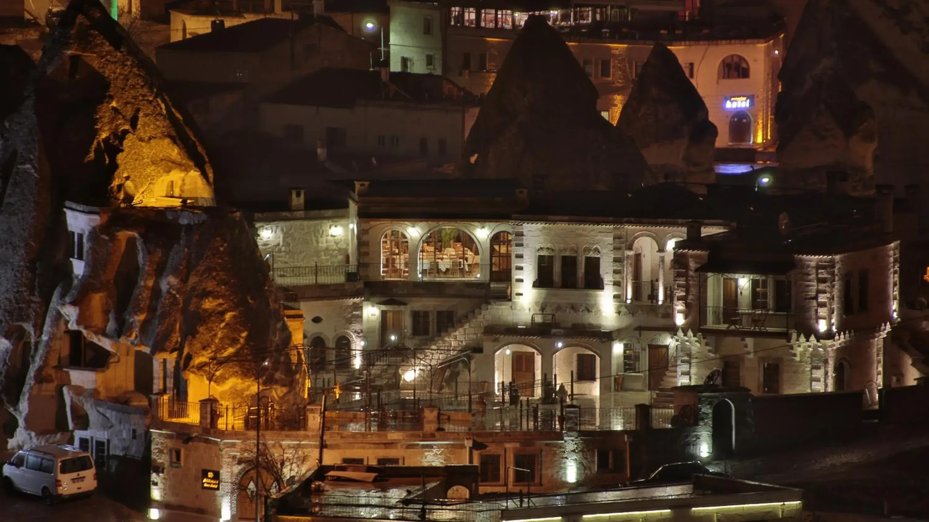 Facade/entrance in Harman Cave Hotel Facade/entrance in Harman Cave Hotel