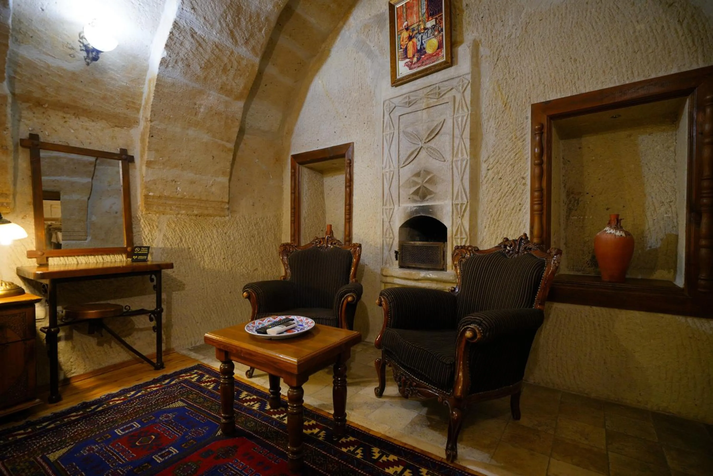 Living room in Harman Cave Hotel