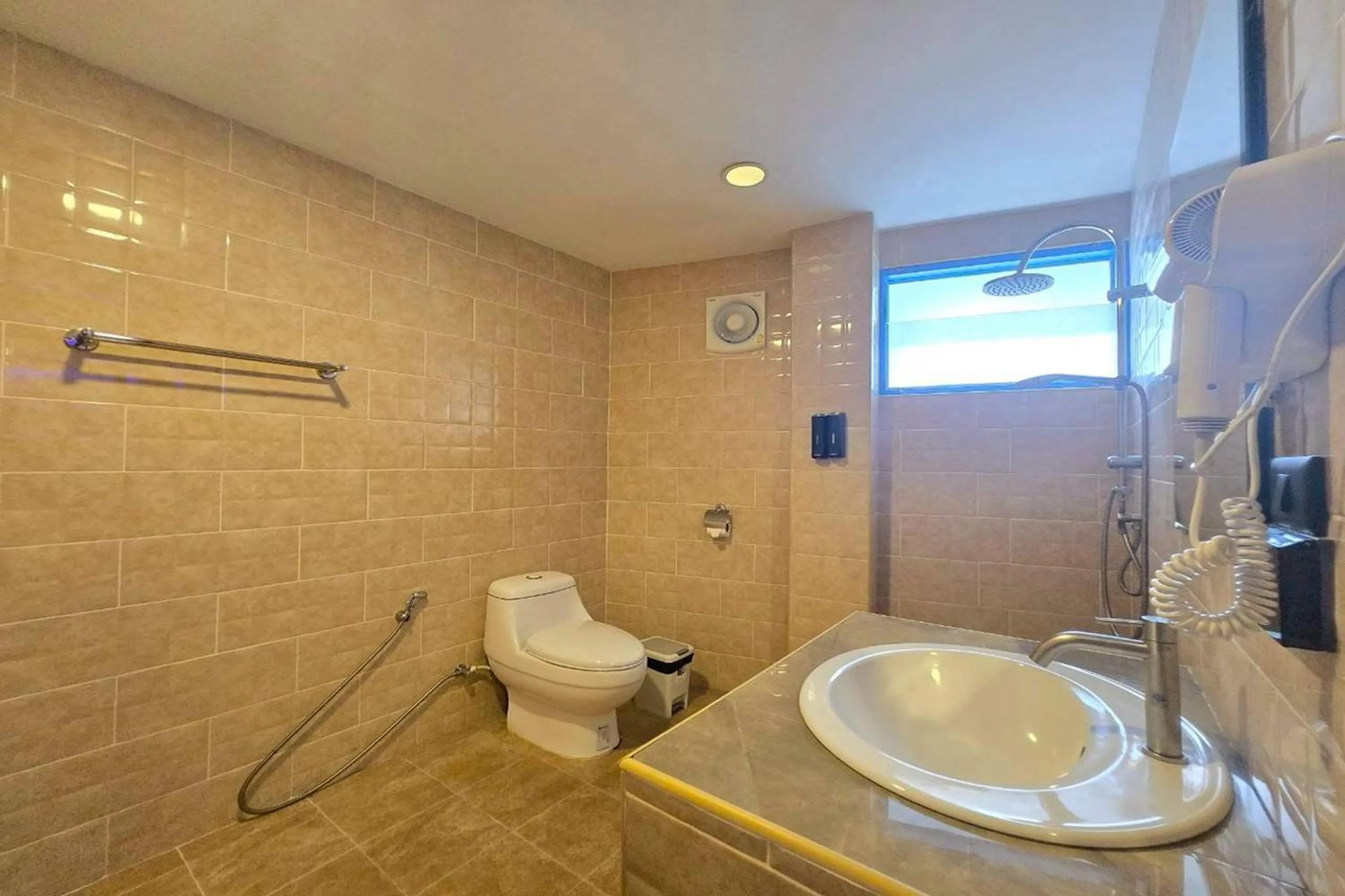 Shower in Central Guesthouse Chiang Rai