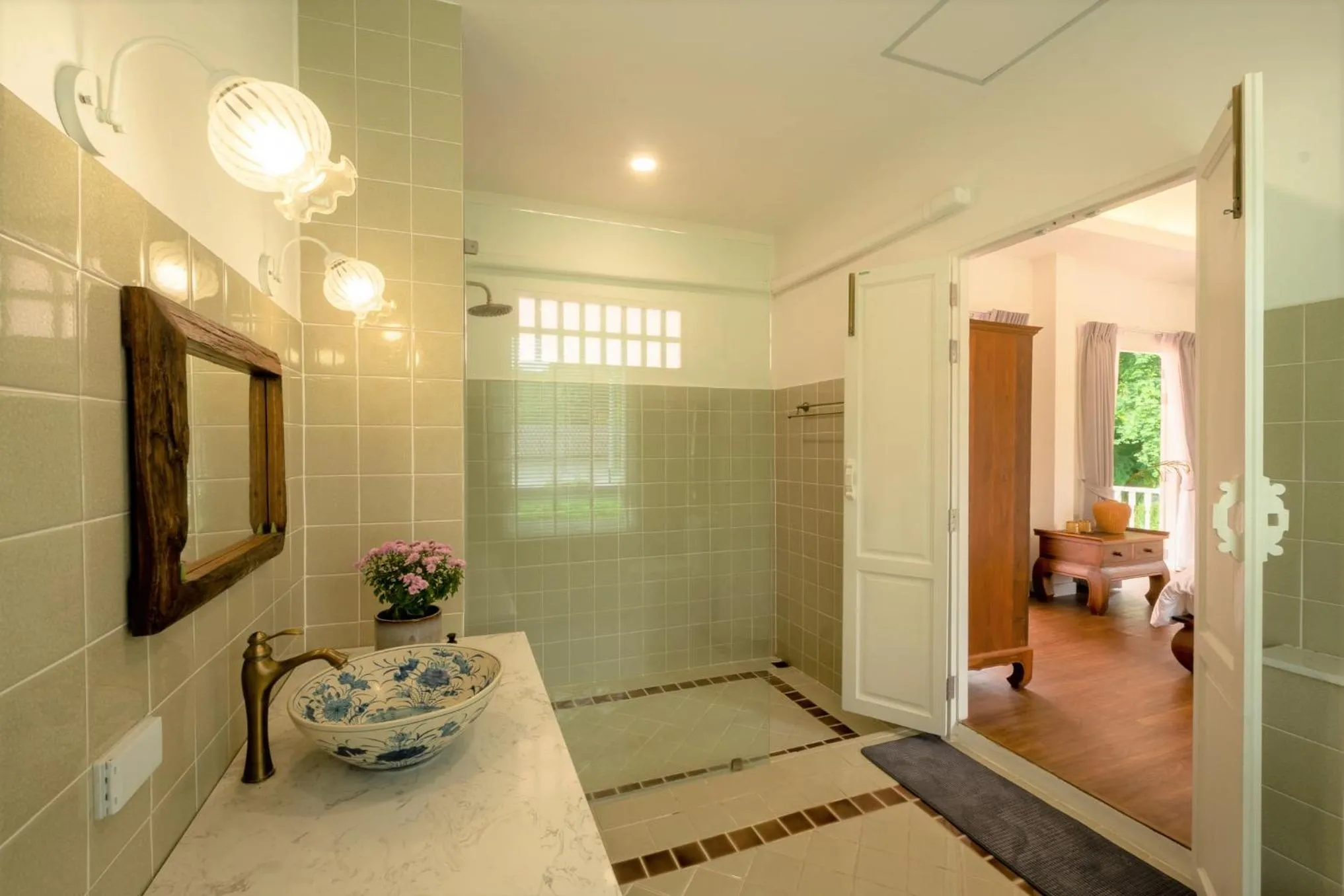 Bed in Phi Private Villa: Luxury Thai with Riverview