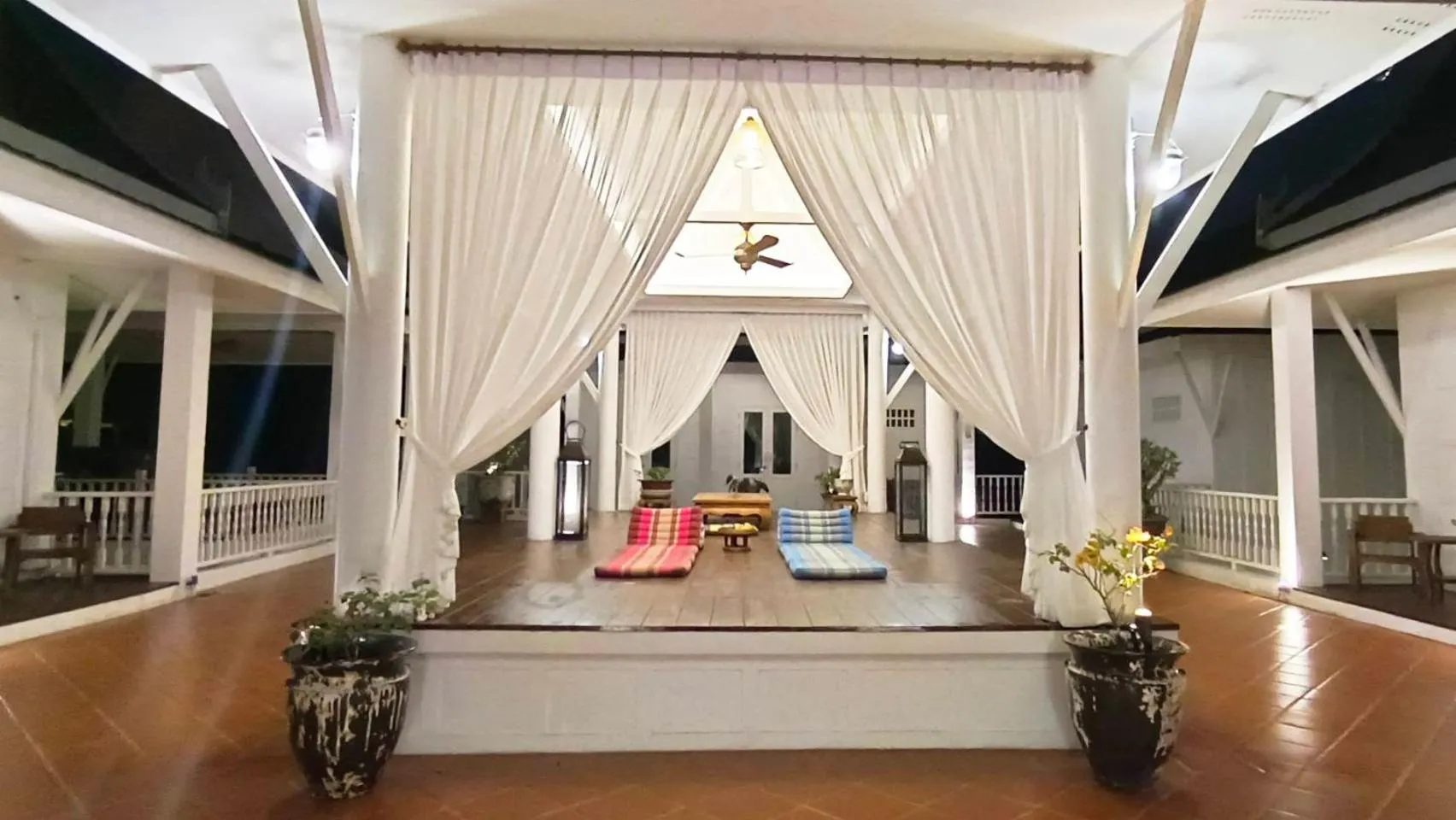 Phi Private Villa: Luxury Thai with Riverview