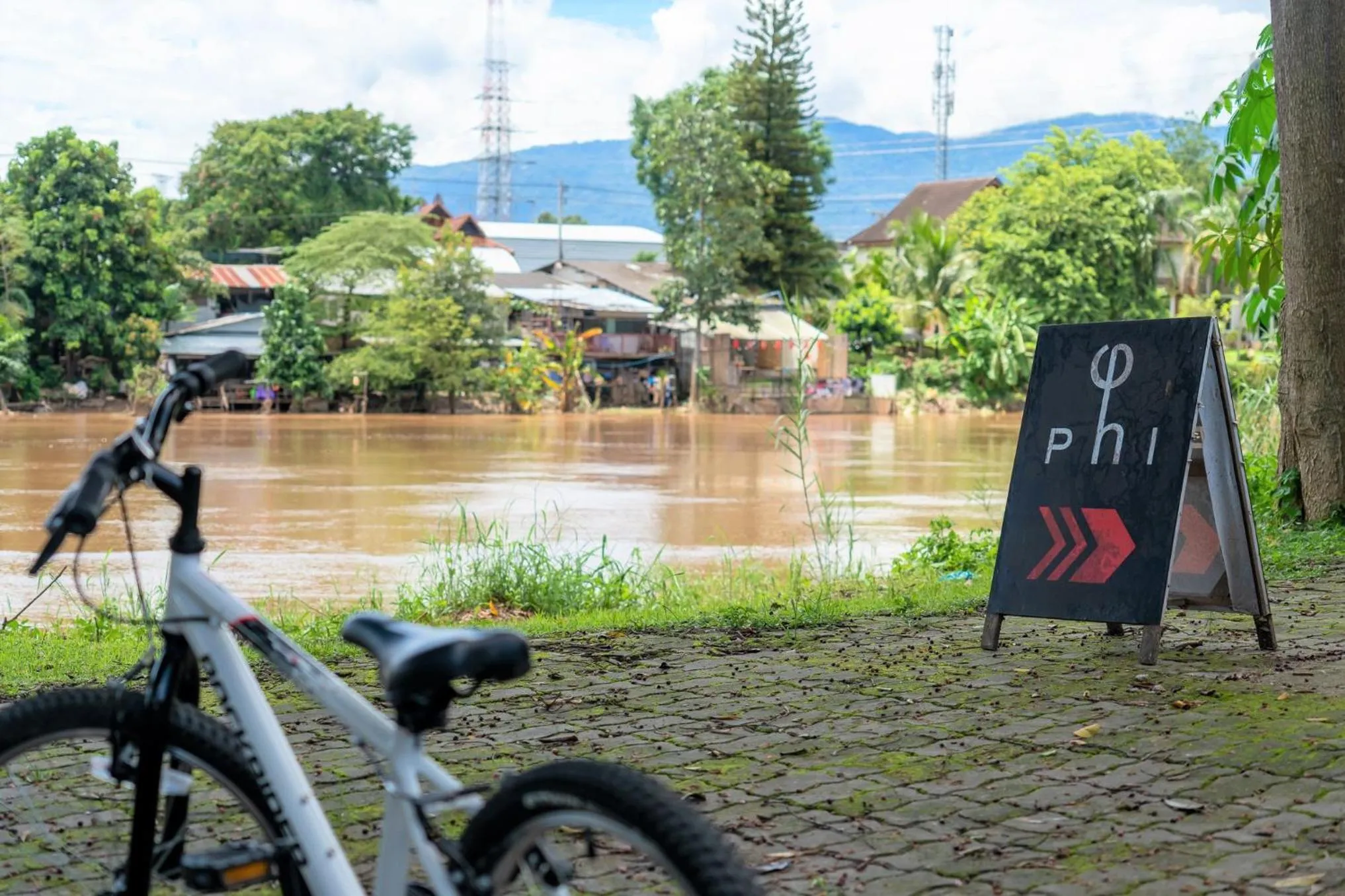 Phi Private Villa: Luxury Thai with Riverview