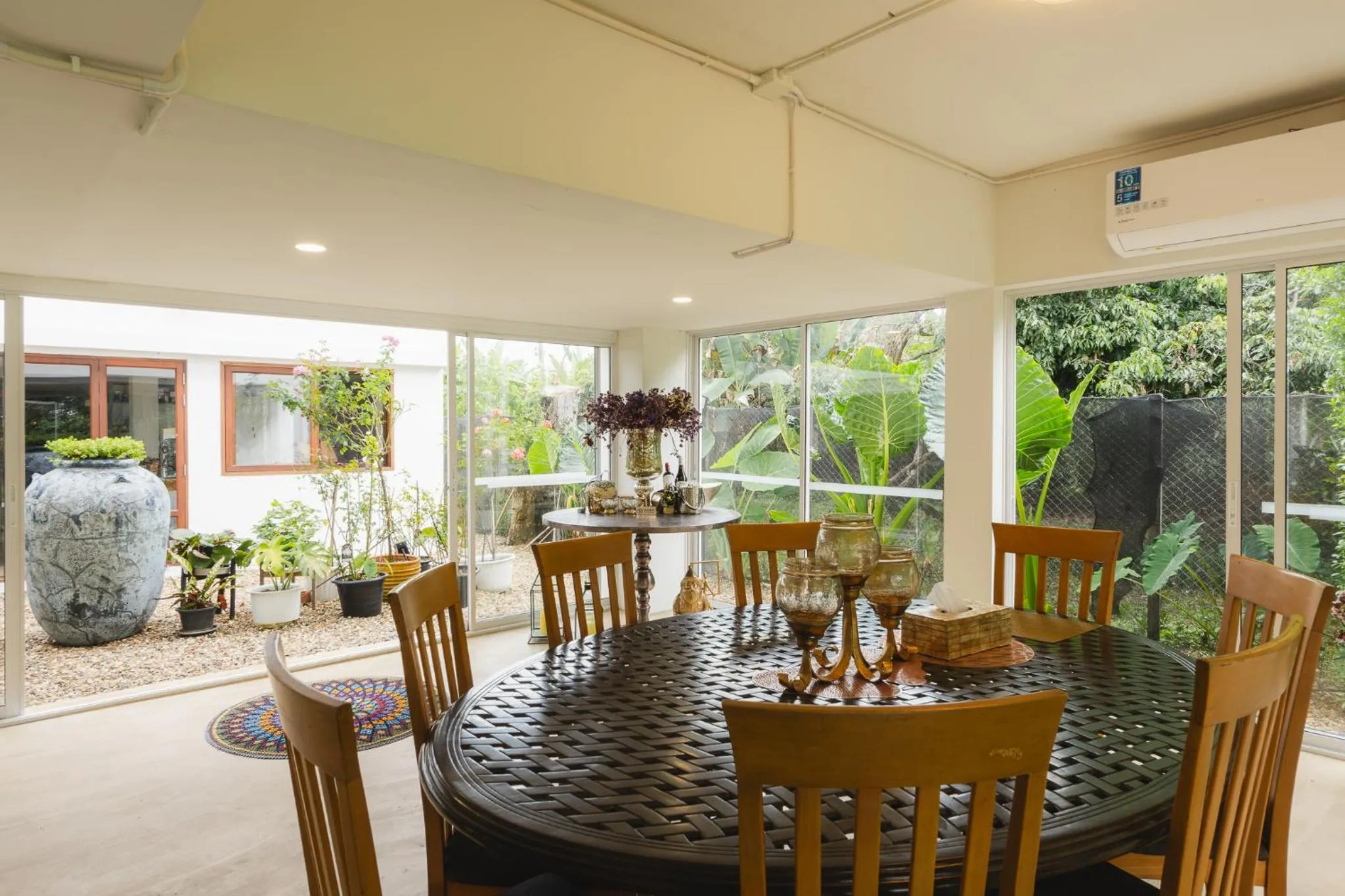 Phi Private Villa: Luxury Thai with Riverview