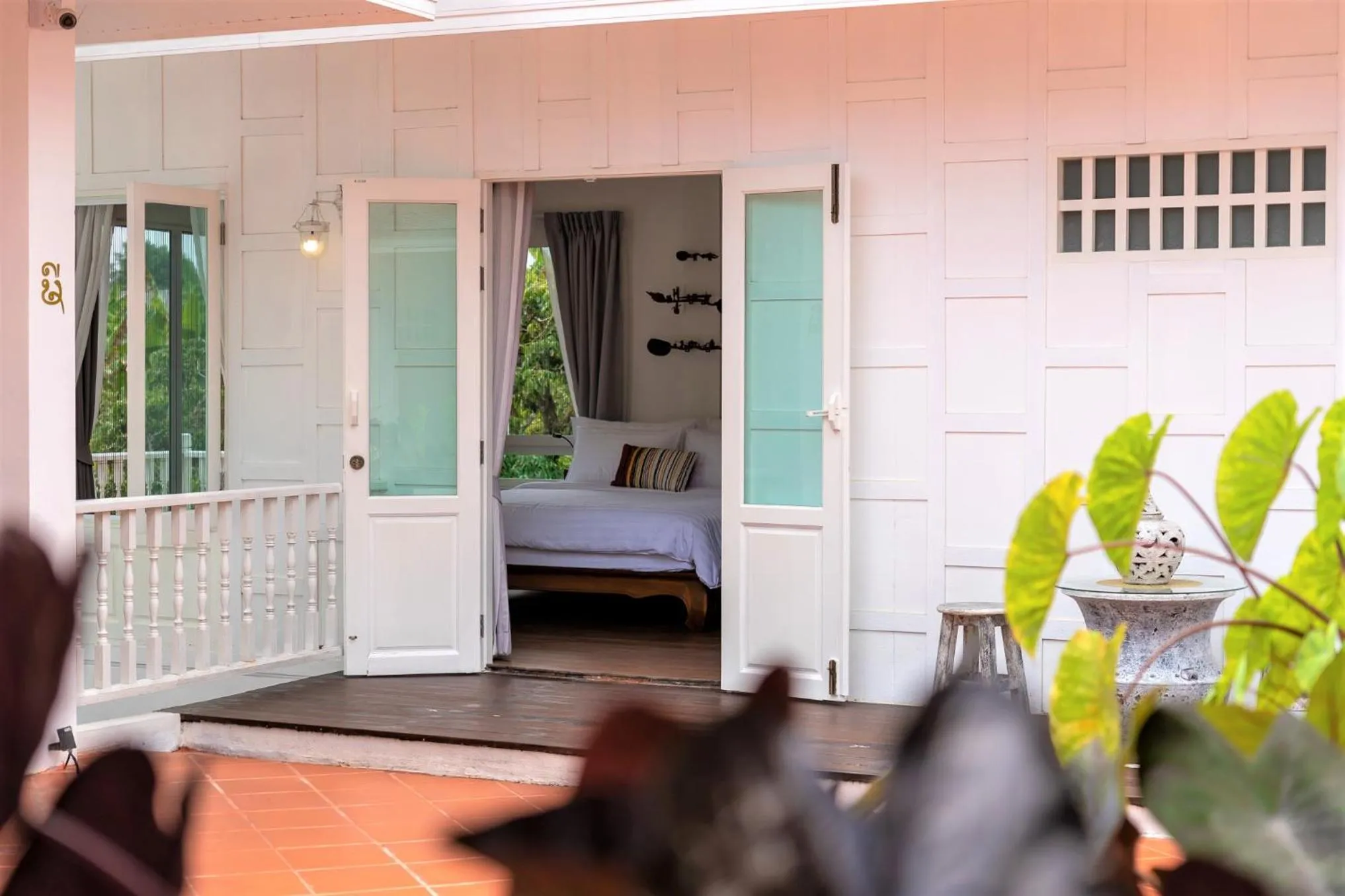 Bed in Phi Private Villa: Luxury Thai with Riverview