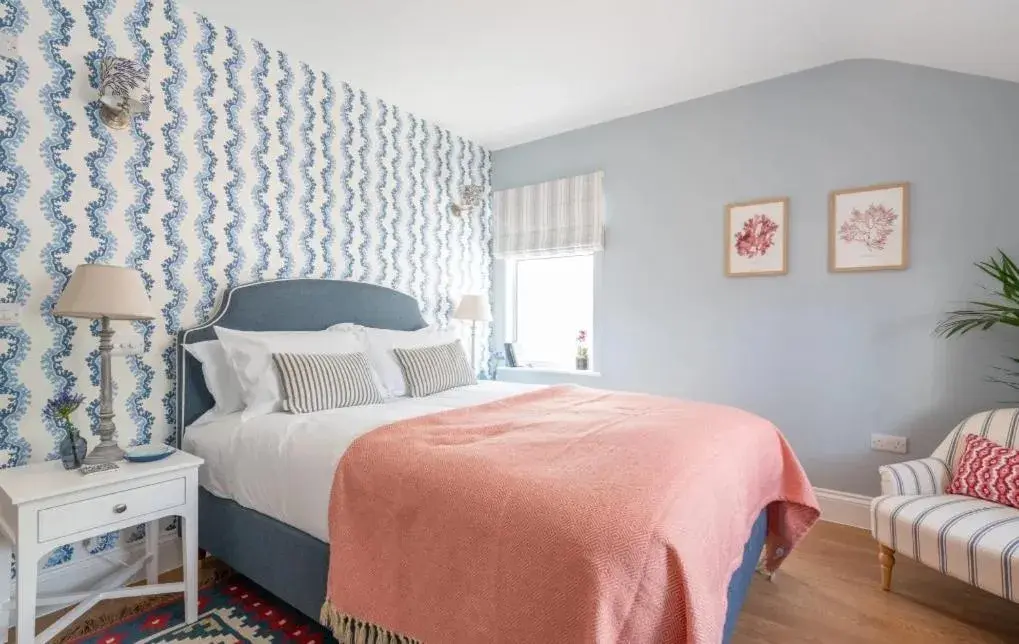 Deluxe Double Room with Bath in The Osborne Deluxe Double Room with Bath in The Osborne