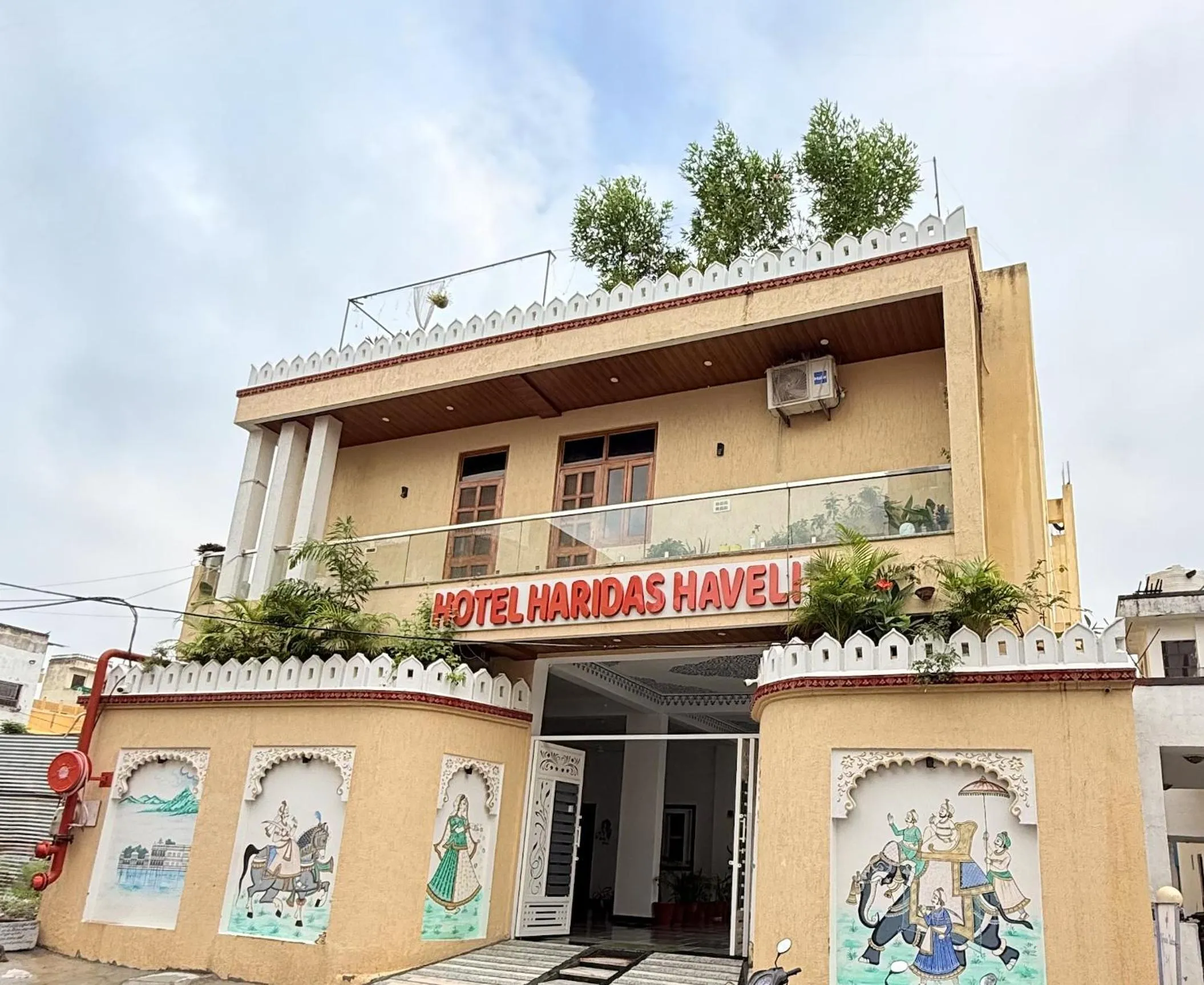 Property building in Hotel Haridas Haveli Udaipur