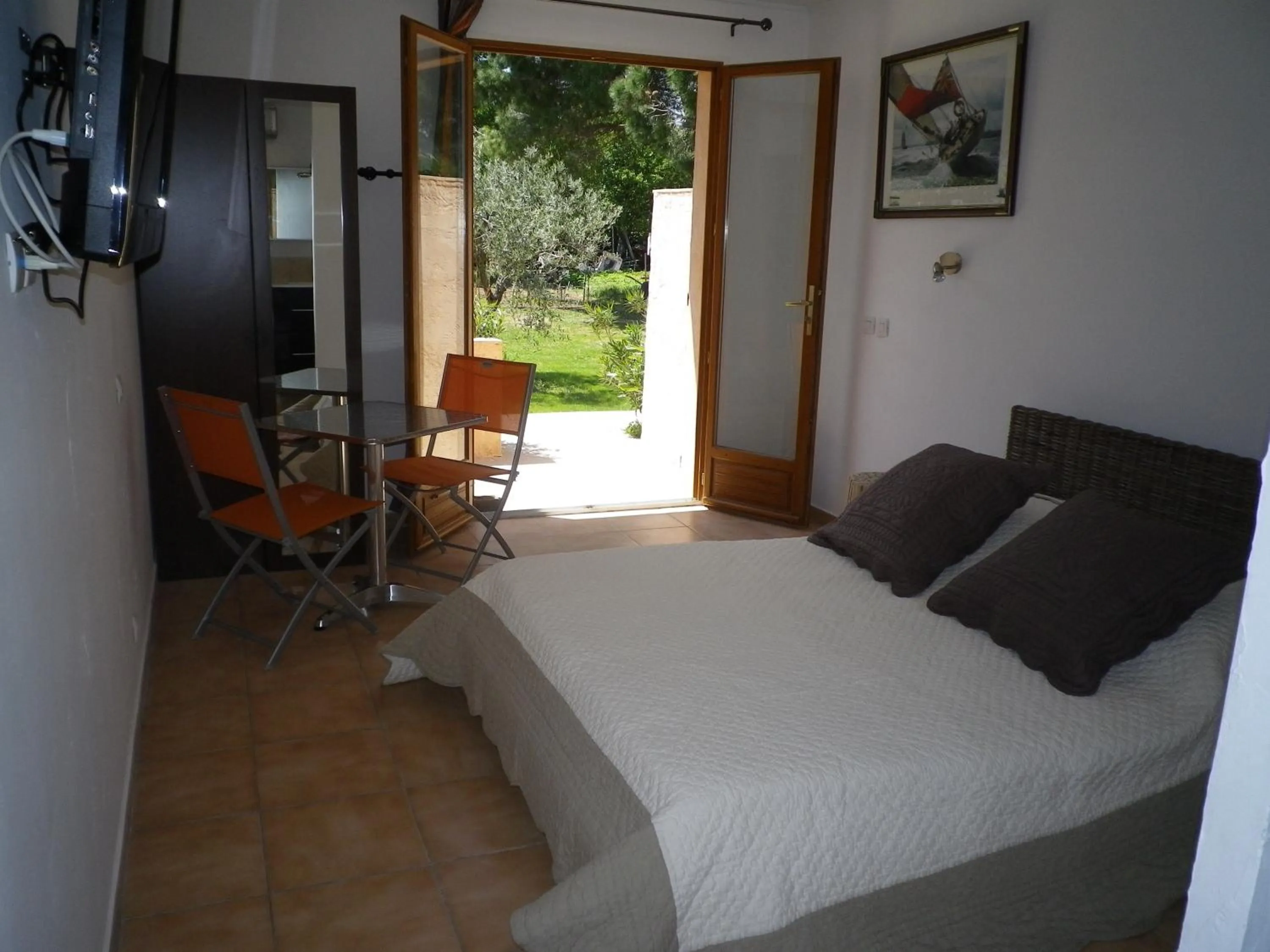 Photo of the whole room in Chambres d'hôtes Villa Alizé