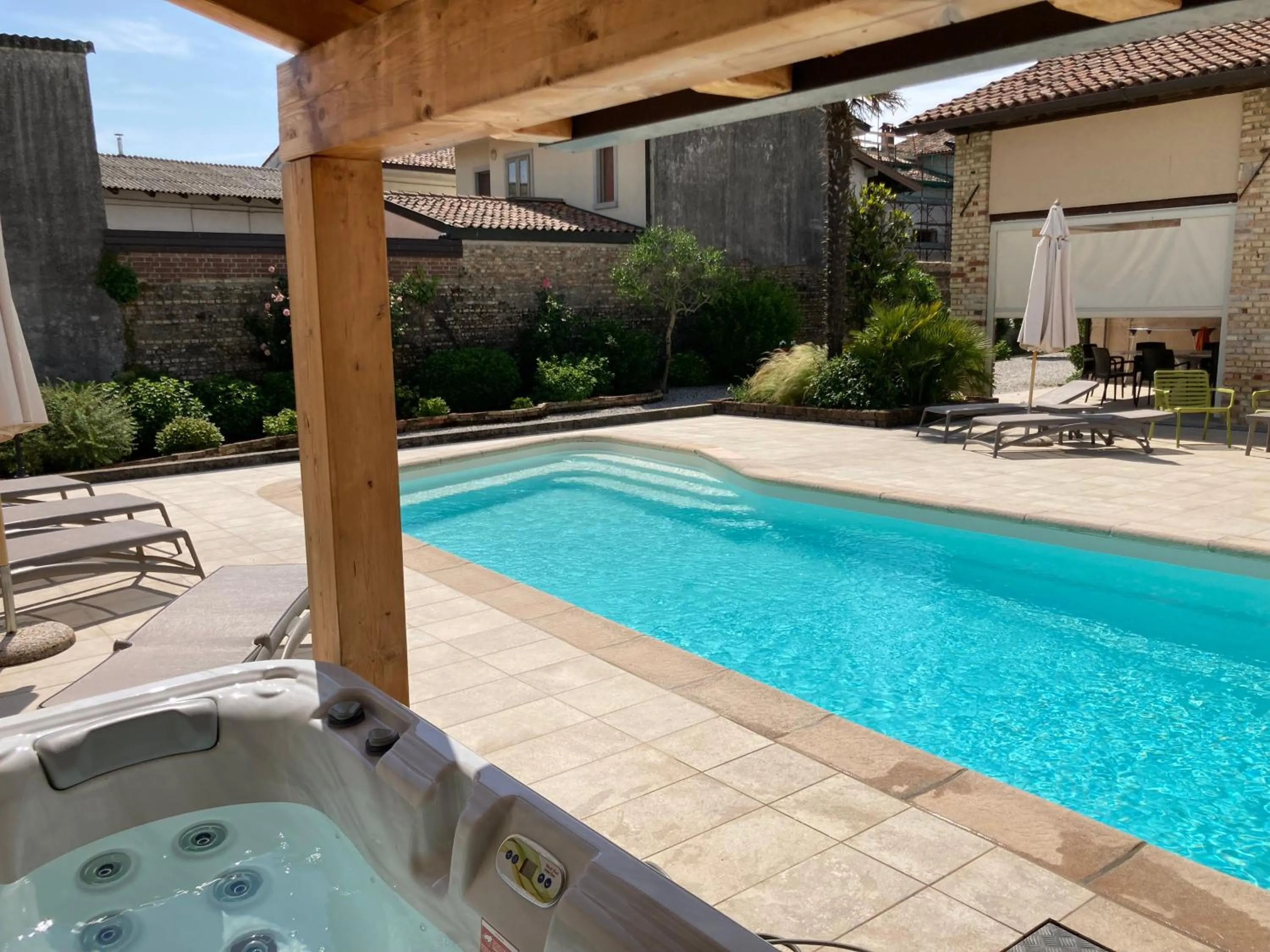 Swimming pool in Palazzo Strassoldo bed & breakfast