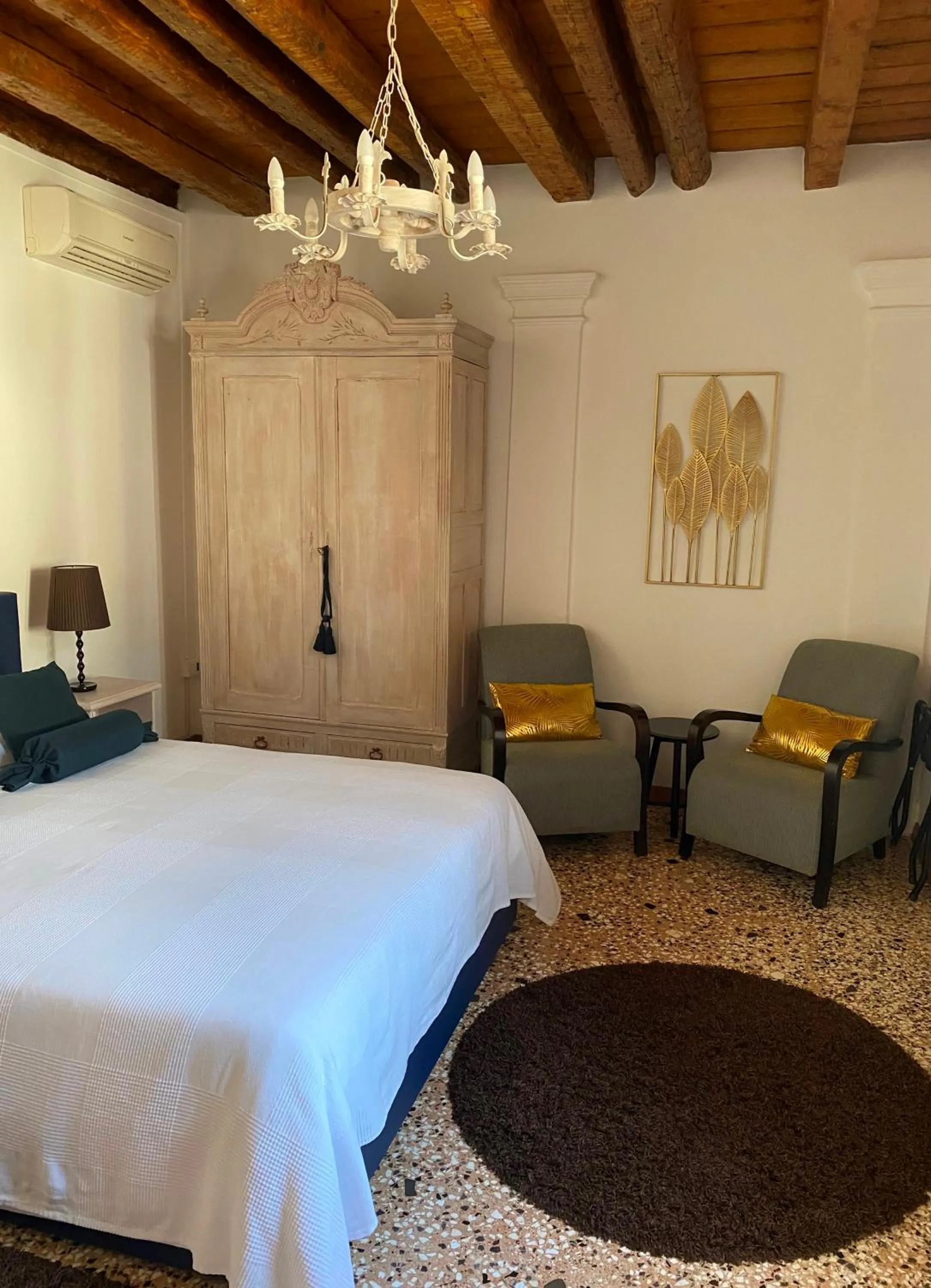 Photo of the whole room, Bed in Palazzo Strassoldo bed & breakfast