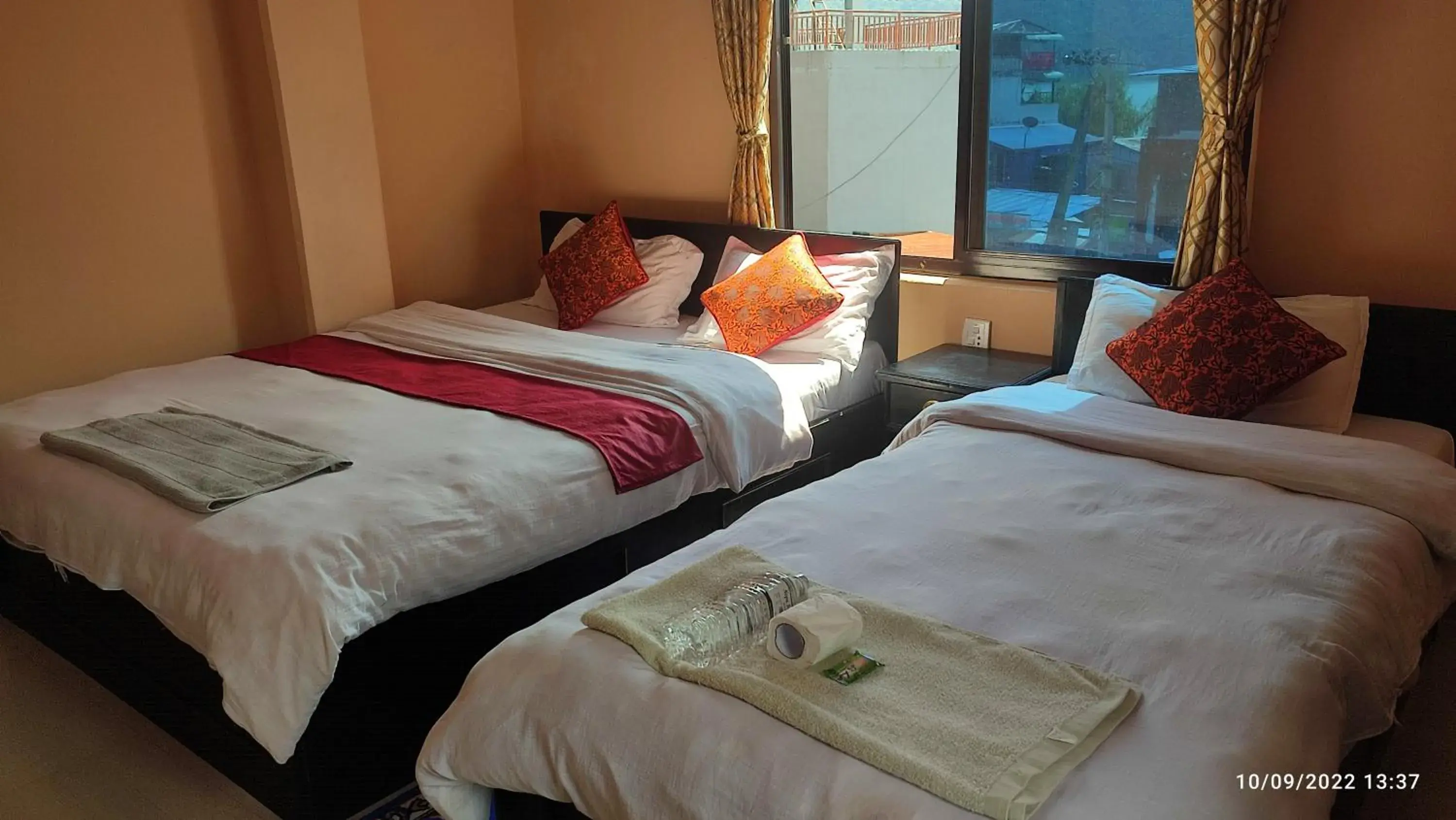 Family Room with Lake View in The Eagle Zone Family Room with Lake View in The Eagle Zone