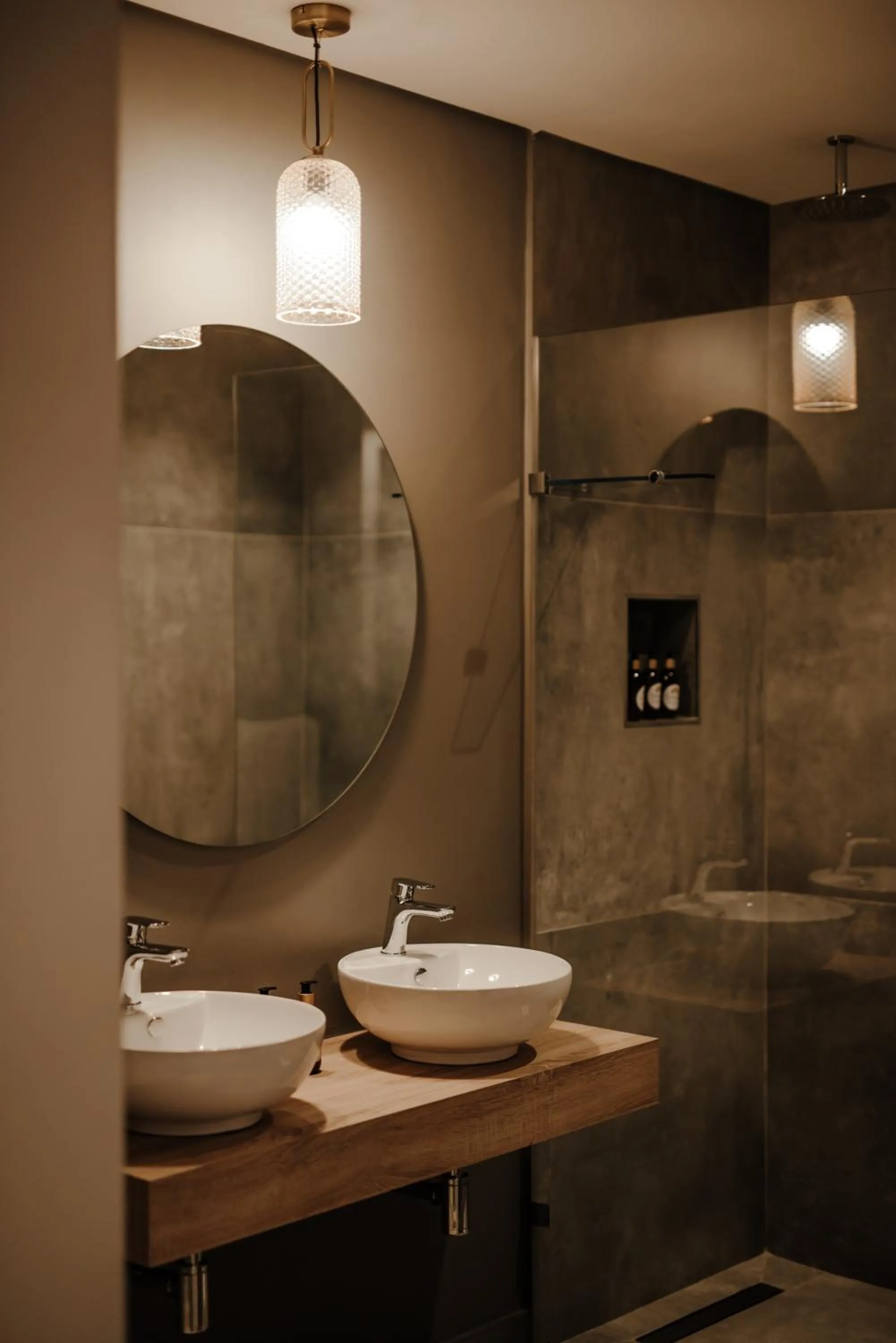 Shower in The Hawthorn Boutique Hotel