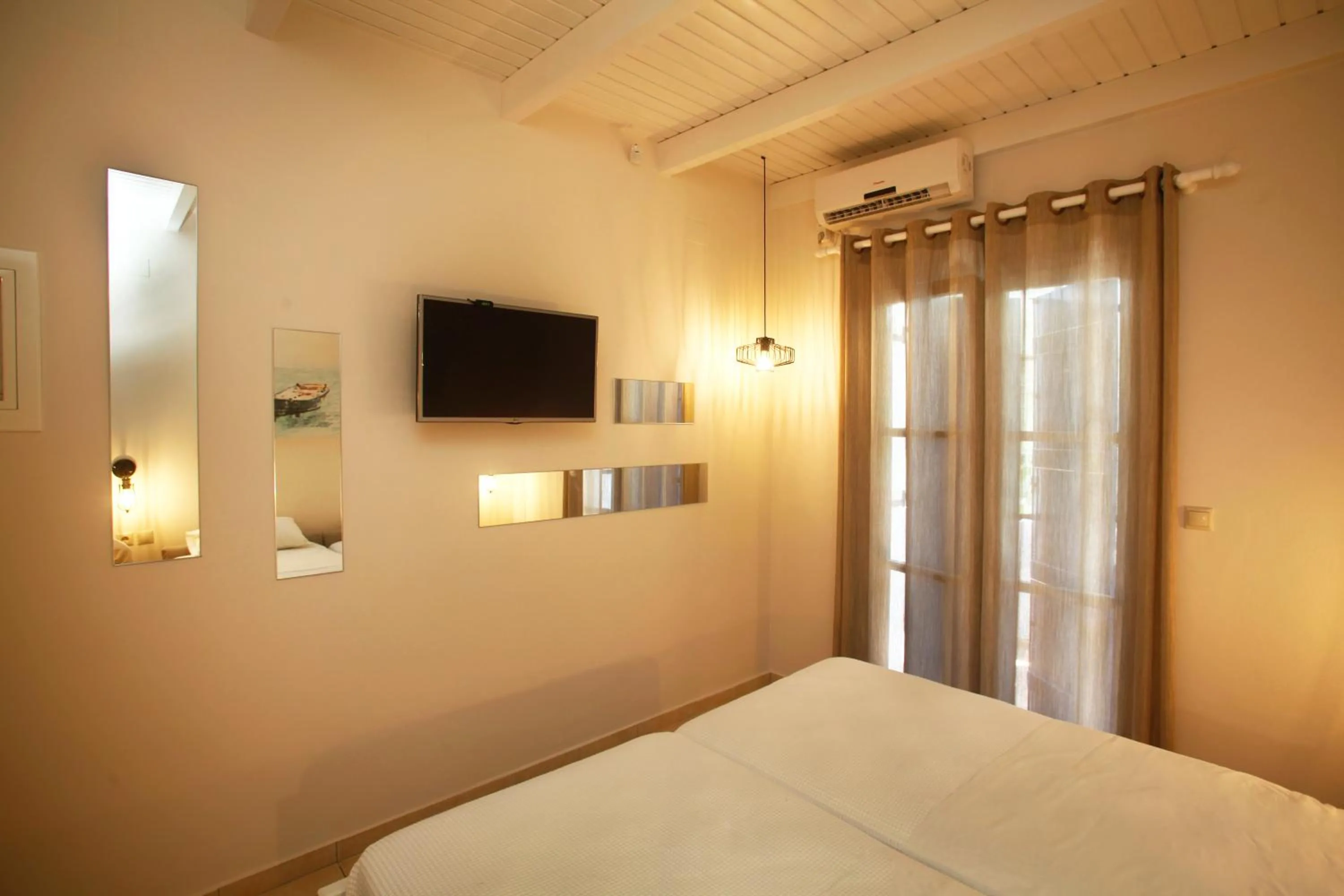 TV and multimedia, Bed in Studios Vasilis