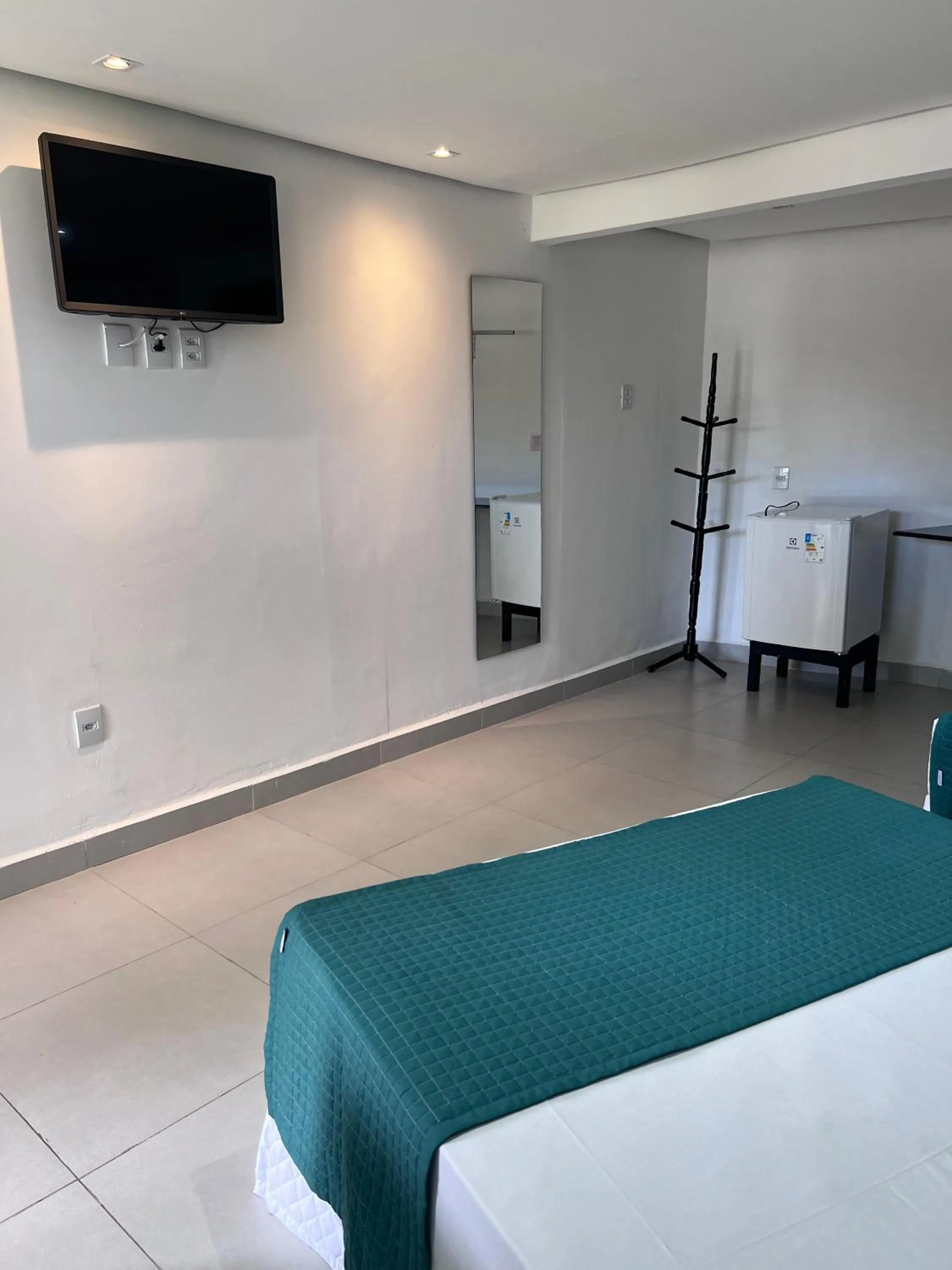 minibar, Bed in BEIRA MAR PRAIA HOTEL - ORLA - Praia de Taperapuan