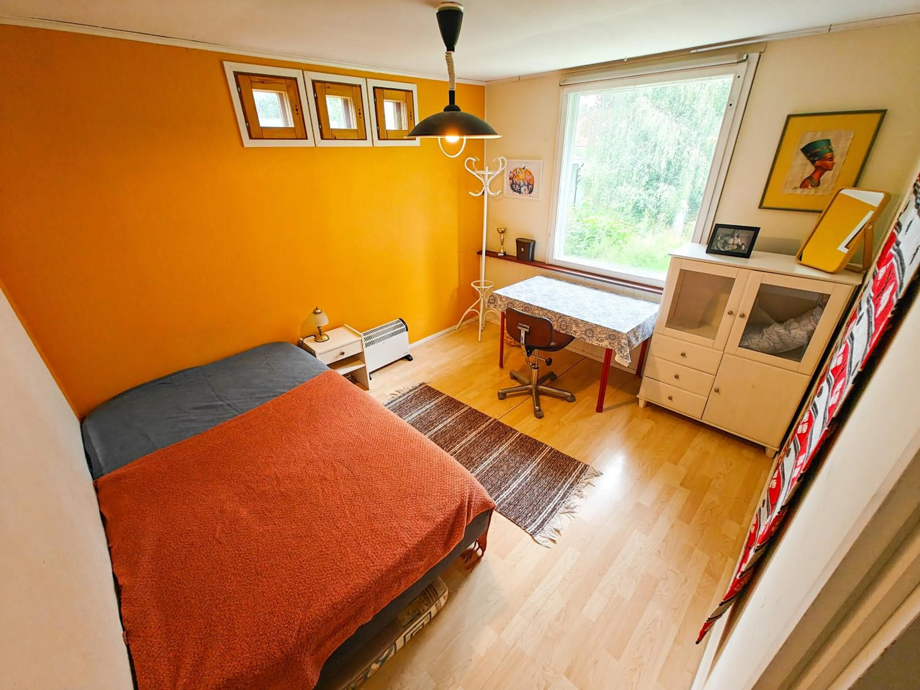Bed in Authentic Wooden House by the River with an Igloo