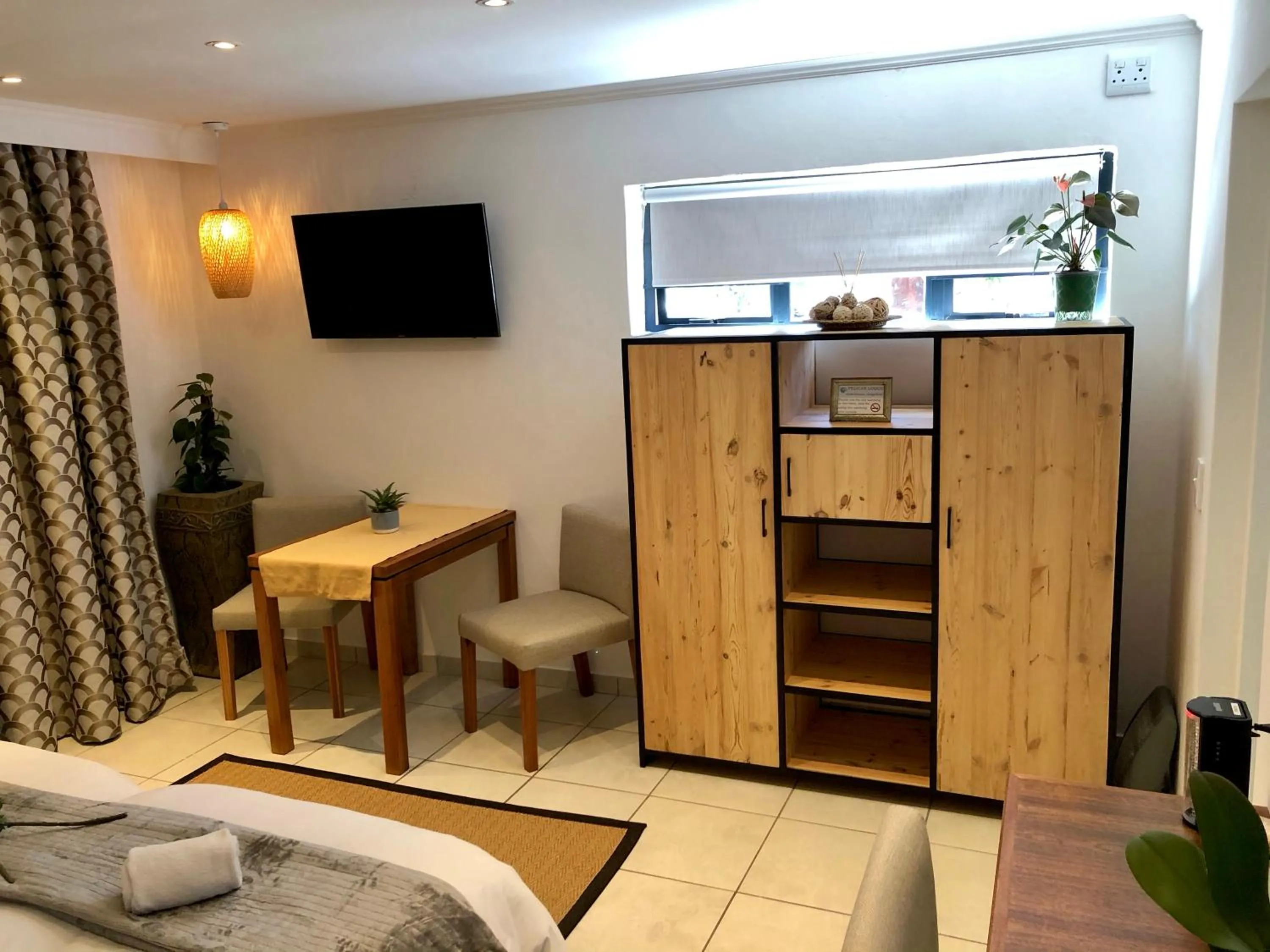 Seating area in Pelican Lodge Guesthouse