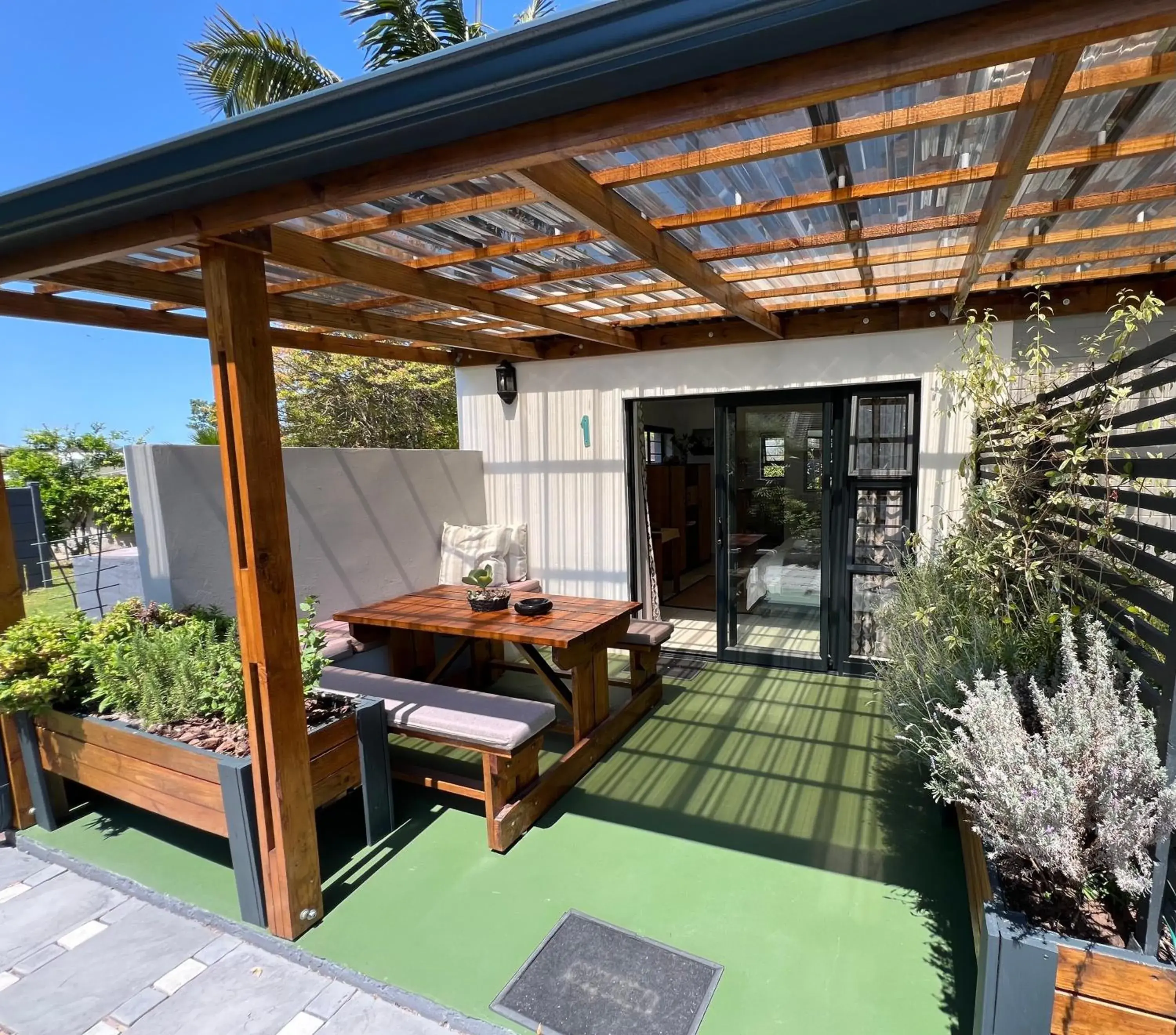 Superior Twin Room with Garden View in Pelican Lodge Guesthouse Superior Twin Room with Garden View in Pelican Lodge Guesthouse