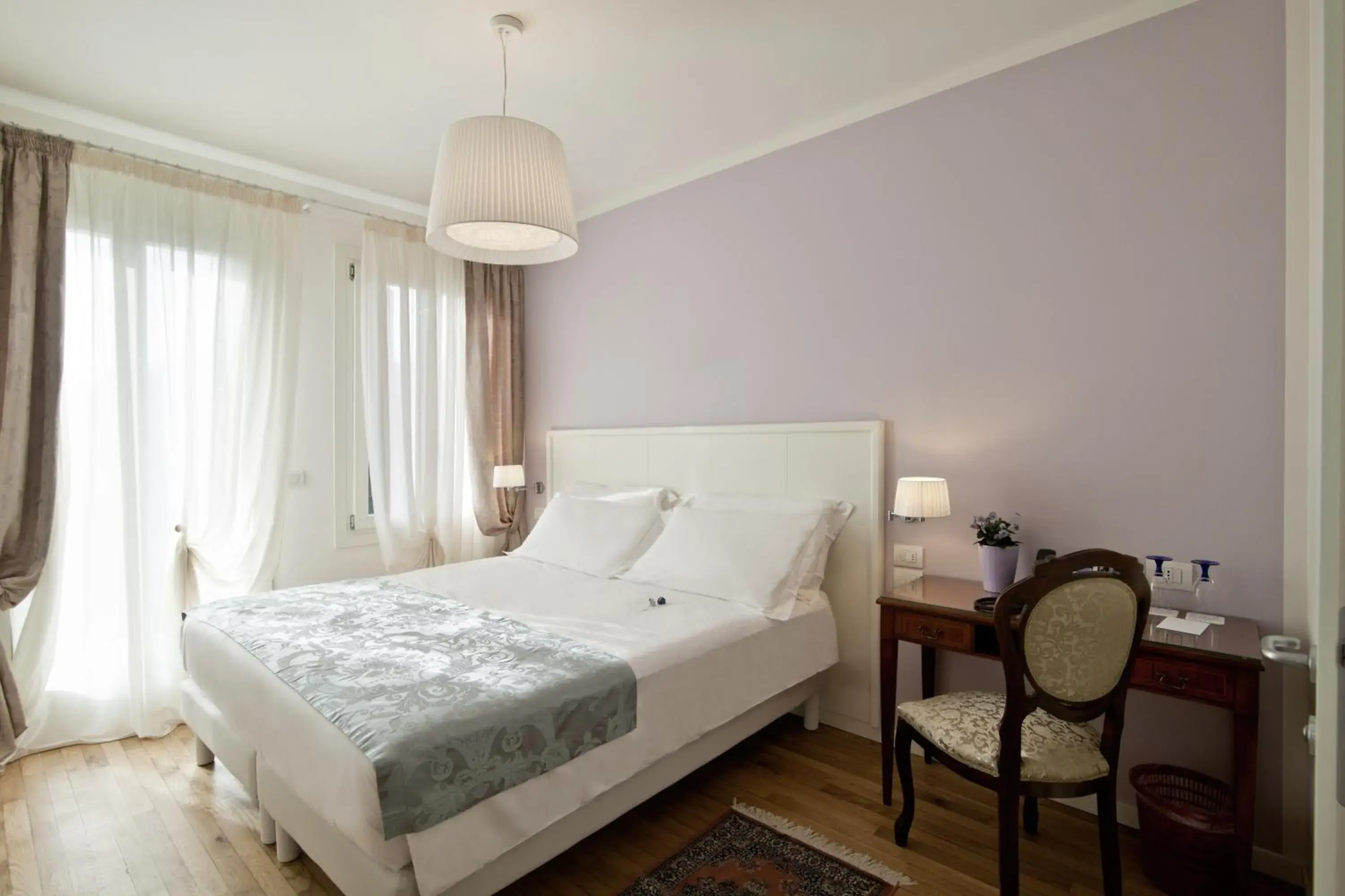 Bed in Chiara - Lodge Bed in Chiara - Lodge