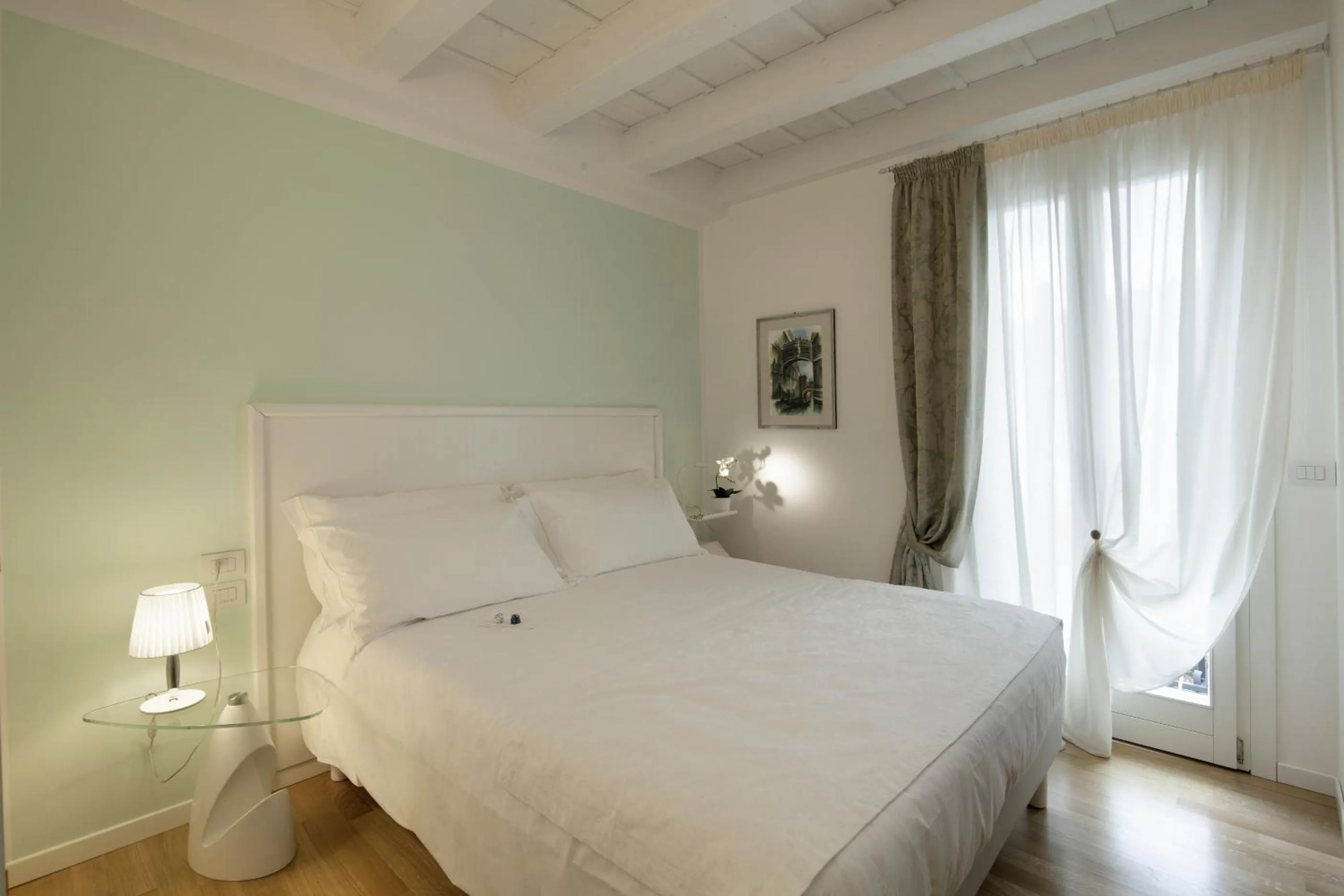 Photo of the whole room, Bed in Chiara - Lodge