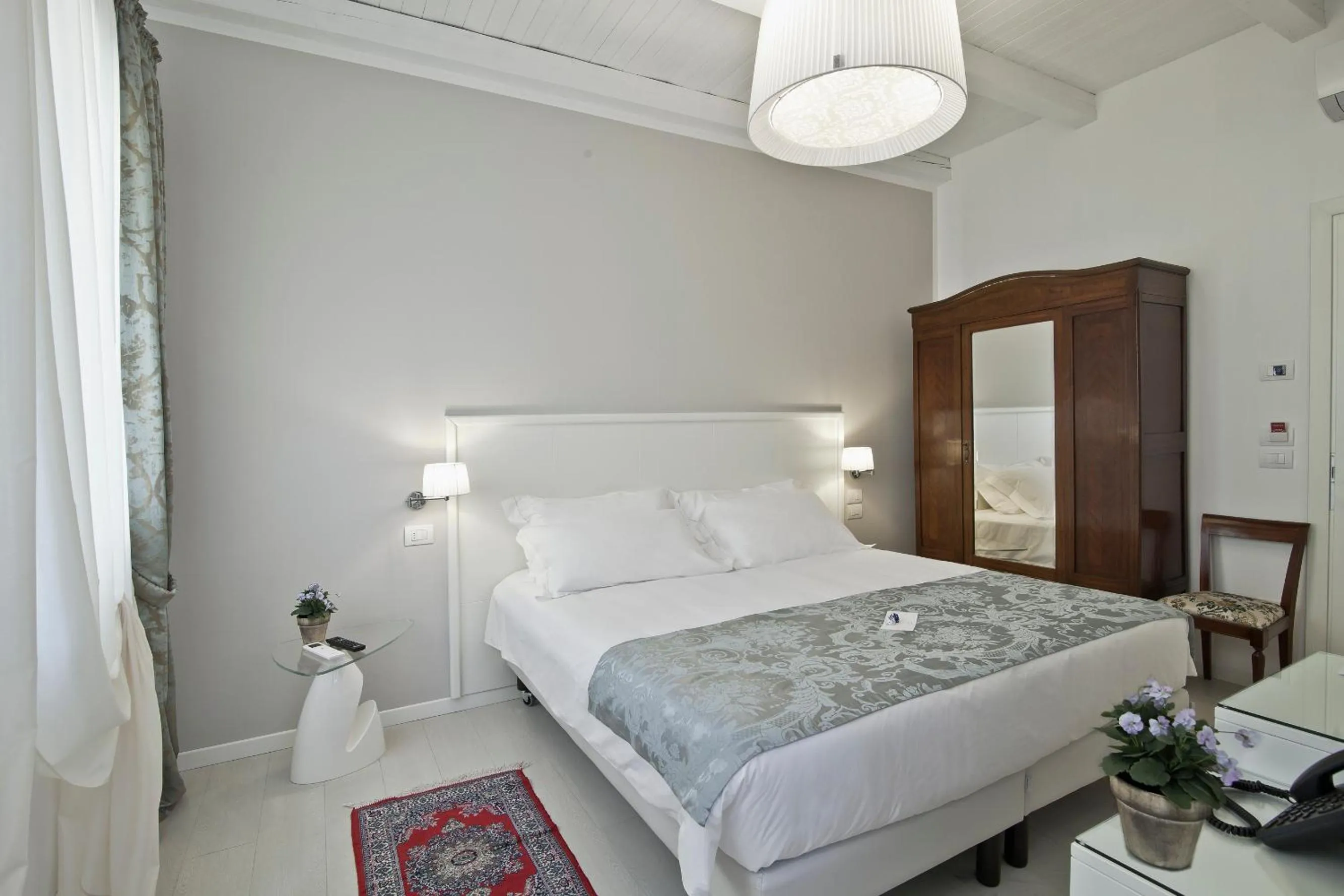 Photo of the whole room, Bed in Chiara - Lodge