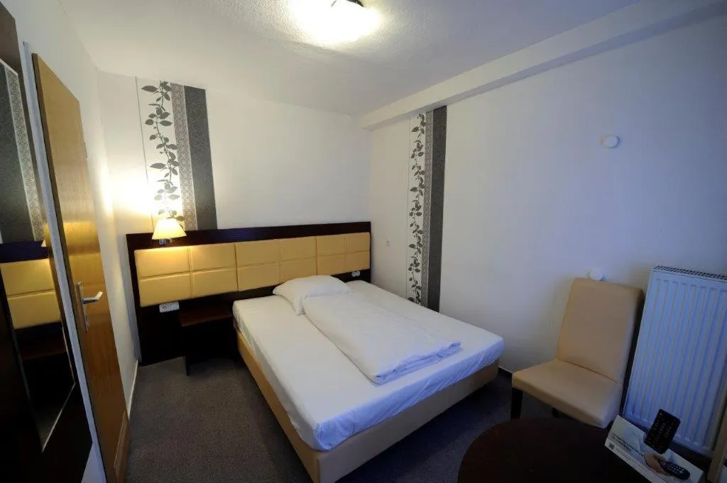 Bed in Hotel zur Post