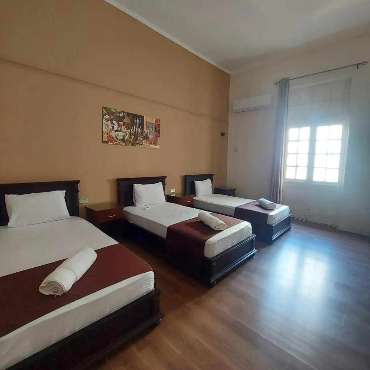 Bedroom, Bed in Gresham Hotel