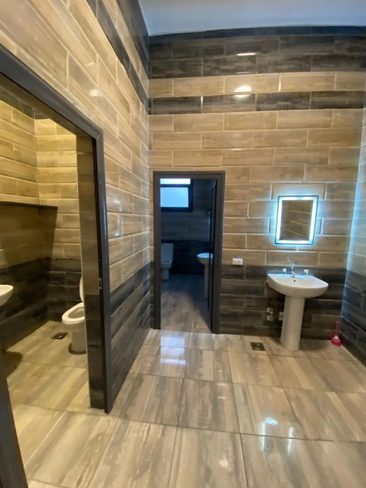 Bathroom in Gresham Hotel