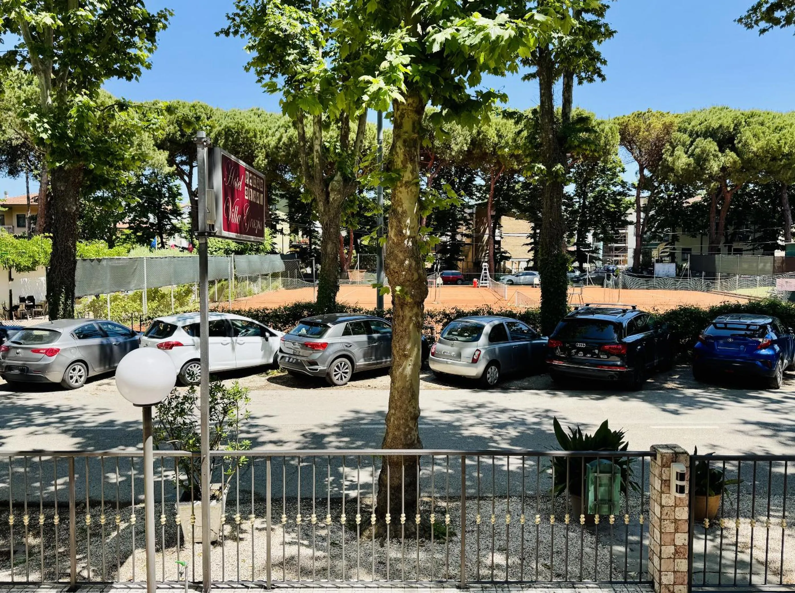 Tennis court in Hotel Villa Grazia